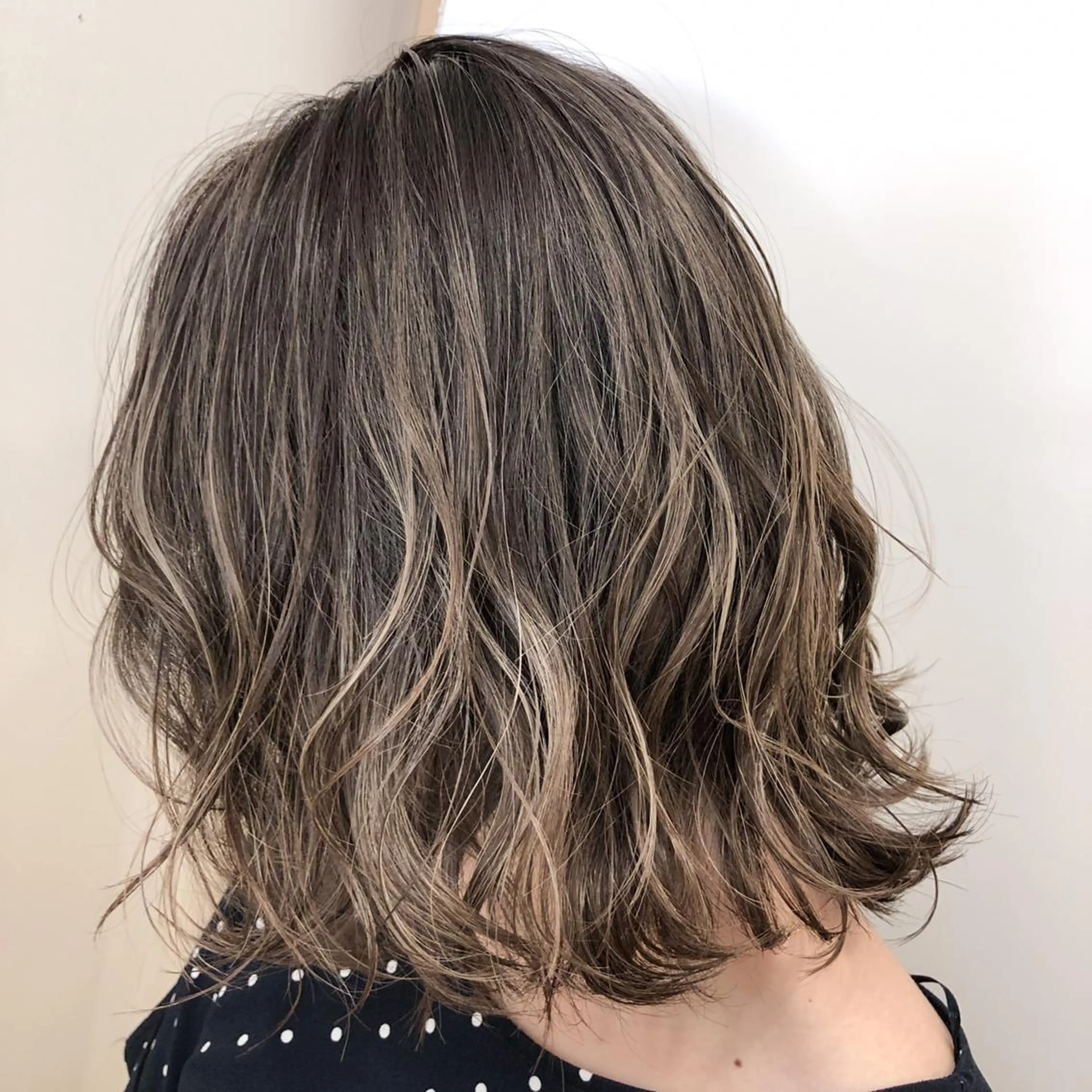 ミディアム カラー グラデーションカラー ハイライトカラー ハイライト WONK. ウォンク 心斎橋のヘアスタイル