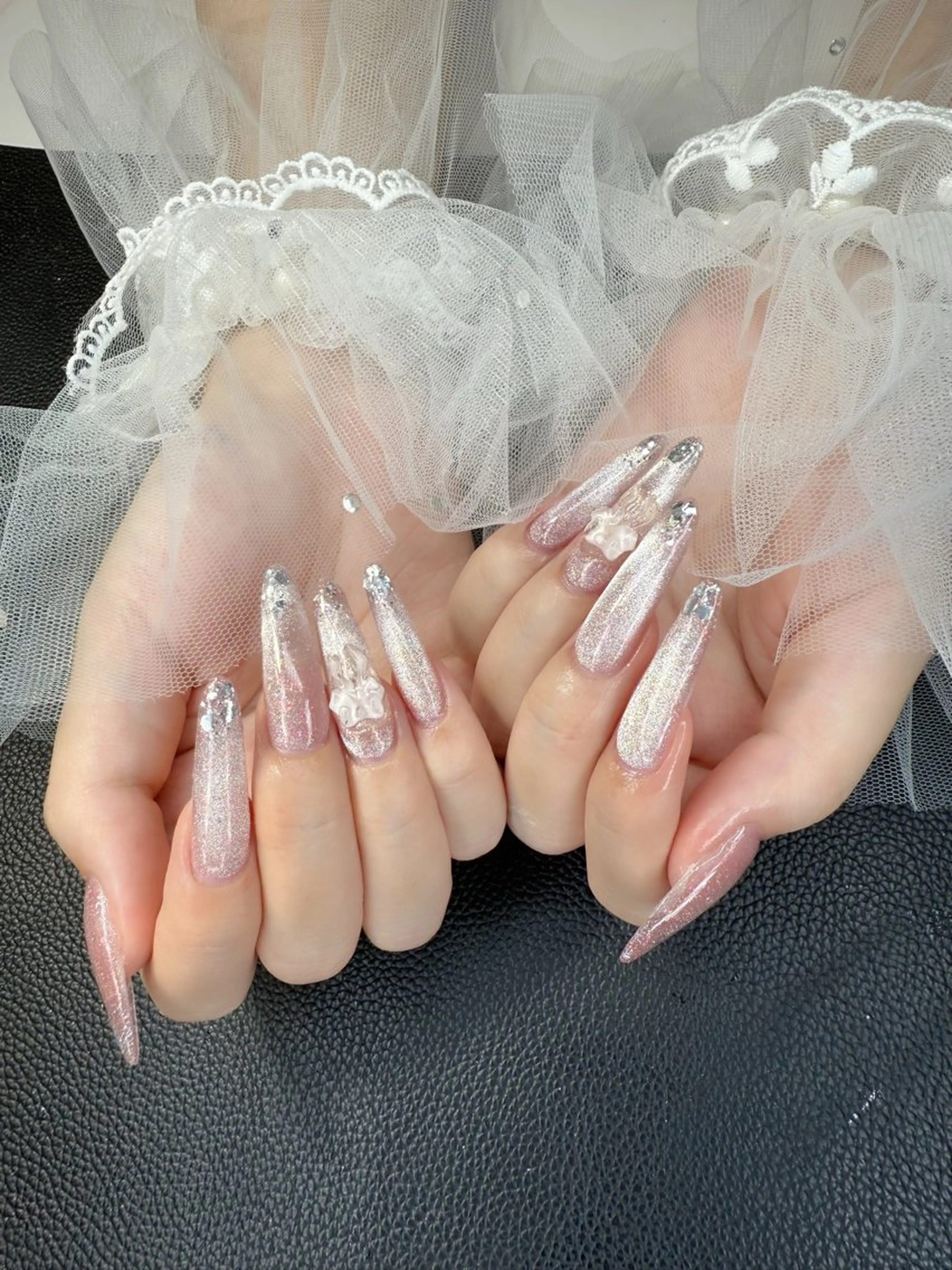 ロング ハンドネイル Bibi beauty spa Osaka所属・Chann Channのネイルデザイン