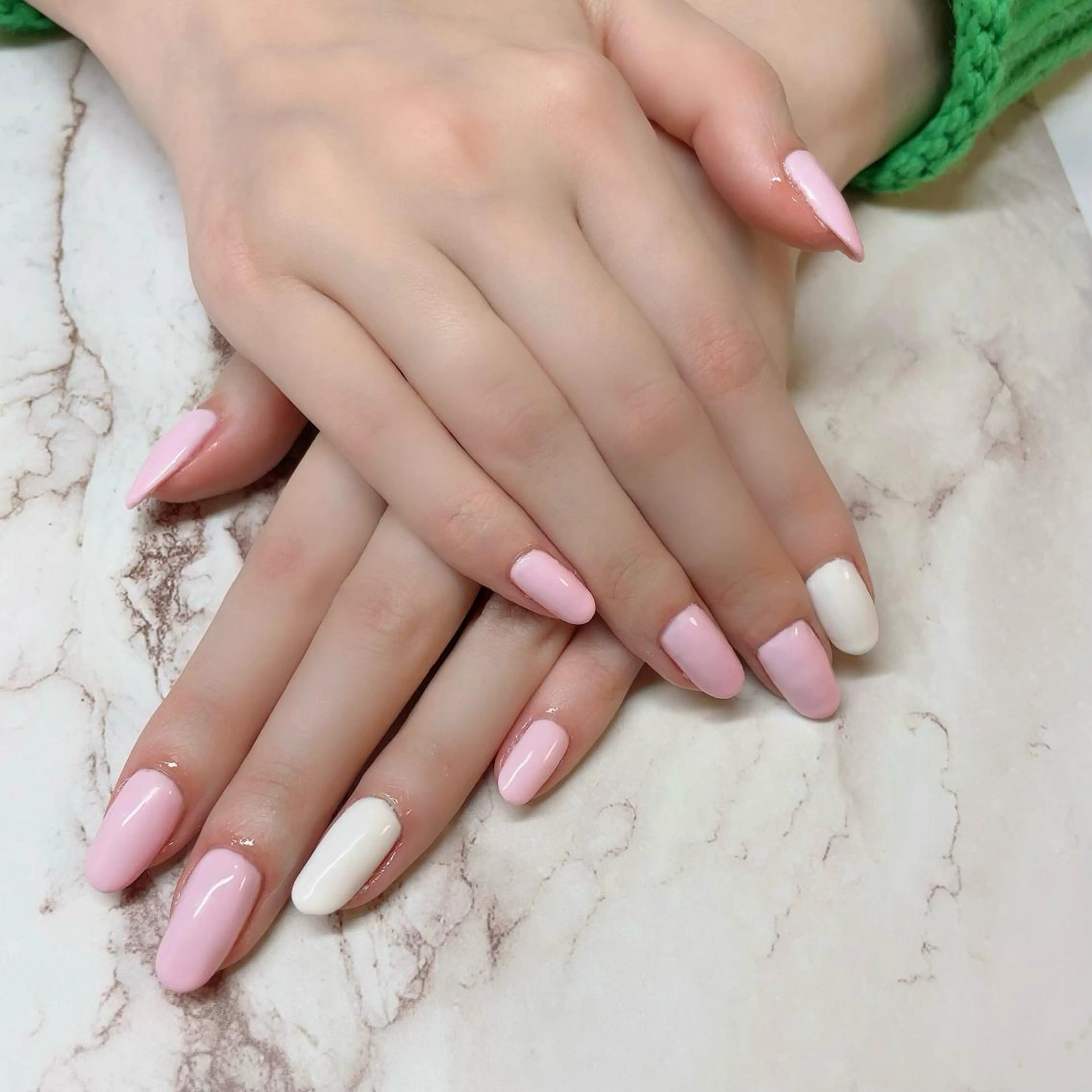 ネイル パステルネイル シンプルネイル バレンタイン Nail salon 🎀Angeのネイルデザイン