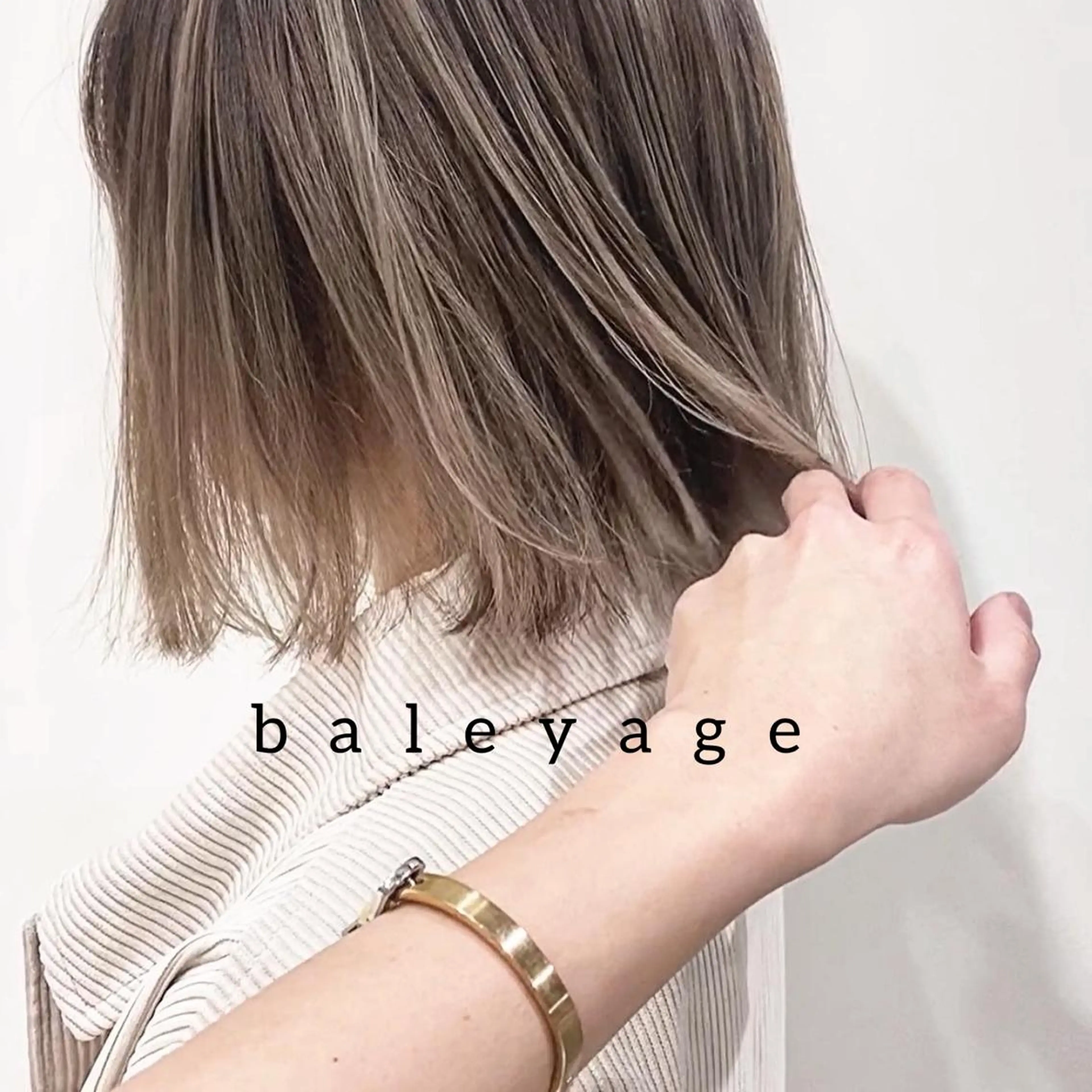 ミディアム レイヤーカット まお♡レイヤーカット 耳ツボジュエリーのヘアスタイル
