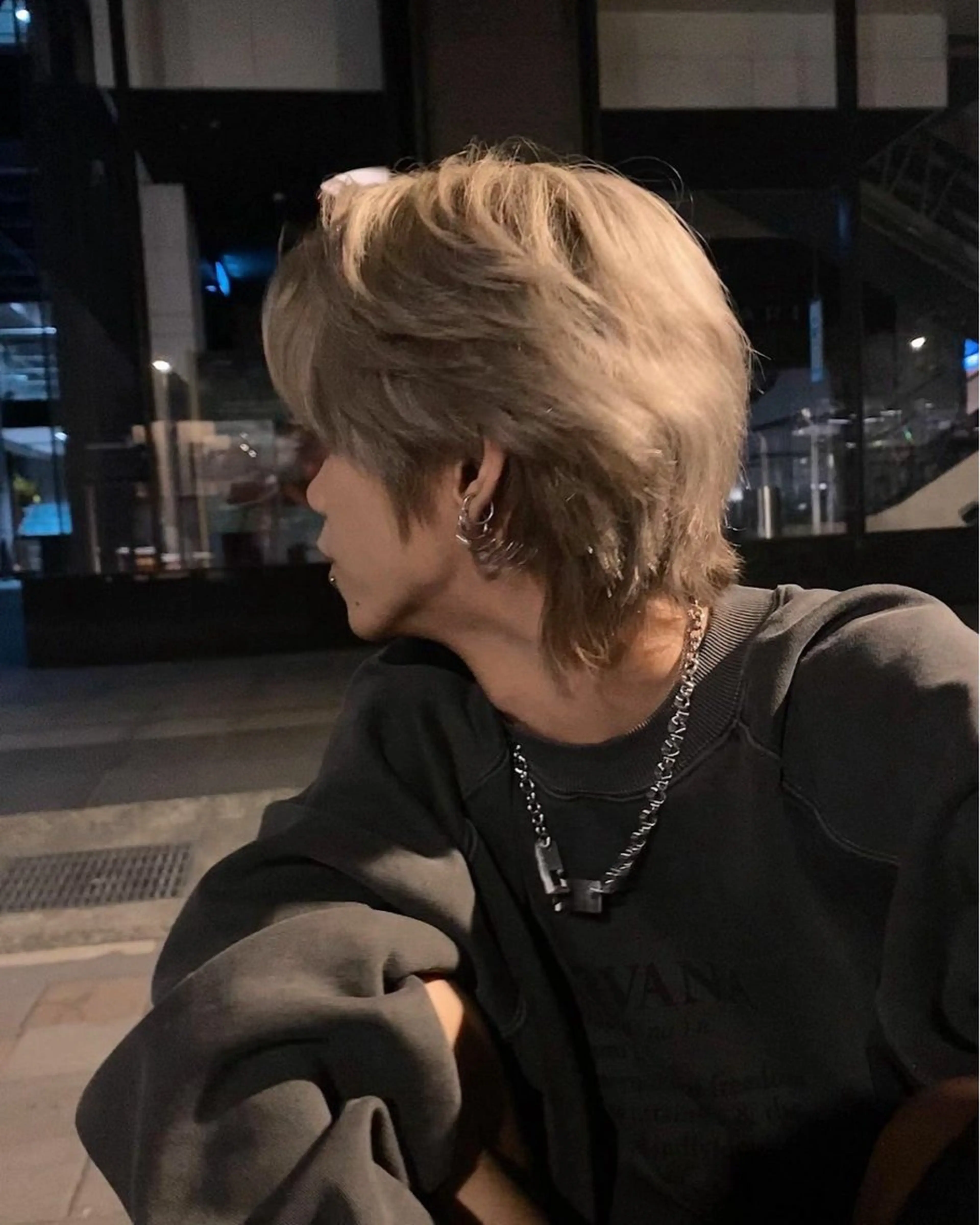 ミディアム パーマ ヘアアレンジ メンズ ミディアムパーマ フェザーパーマ メンズパーマ 🟦メンズパーマの 達人🟦のヘアスタイル