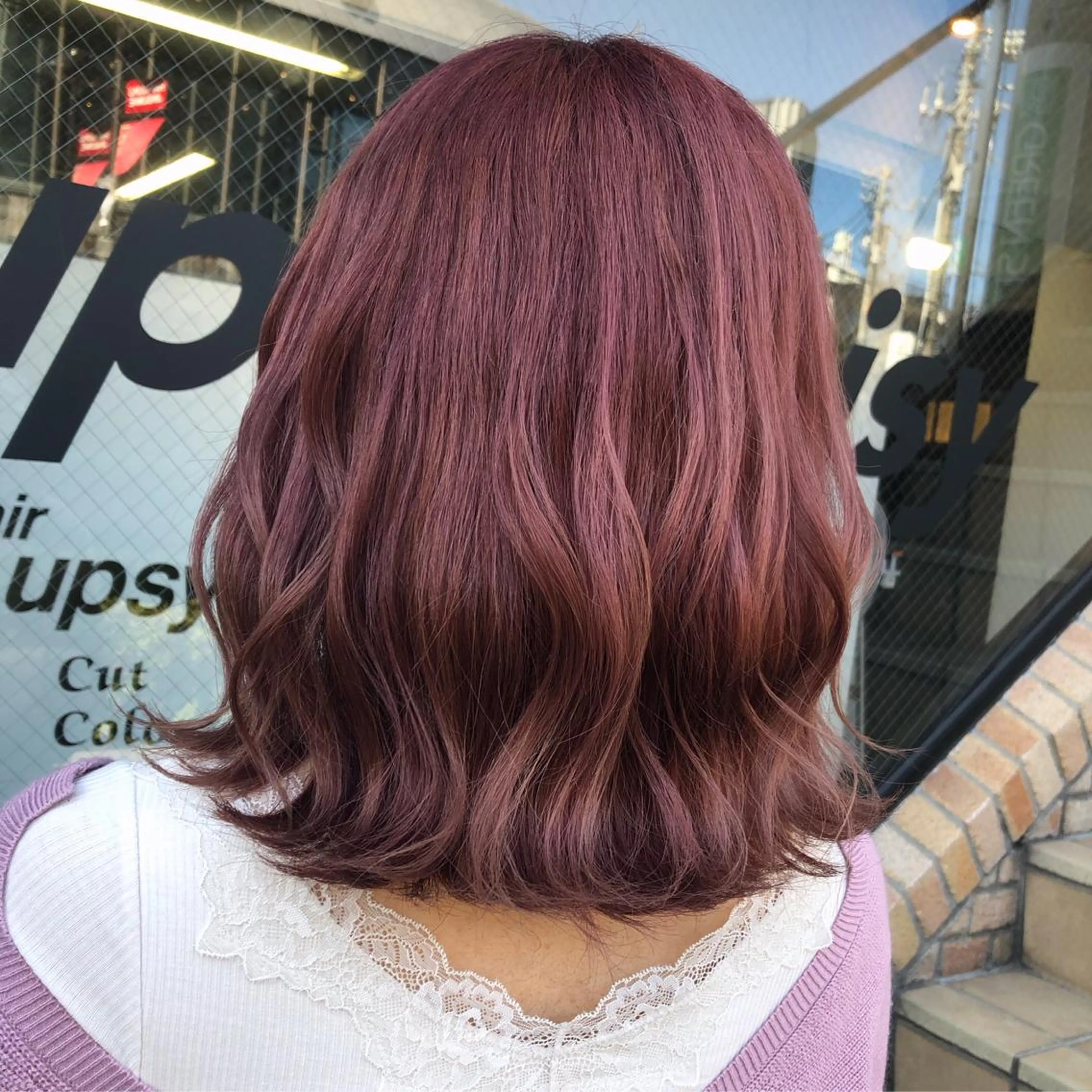 ミディアム カラー パーマ ヘアアレンジ 八巻 晴香のヘアスタイル