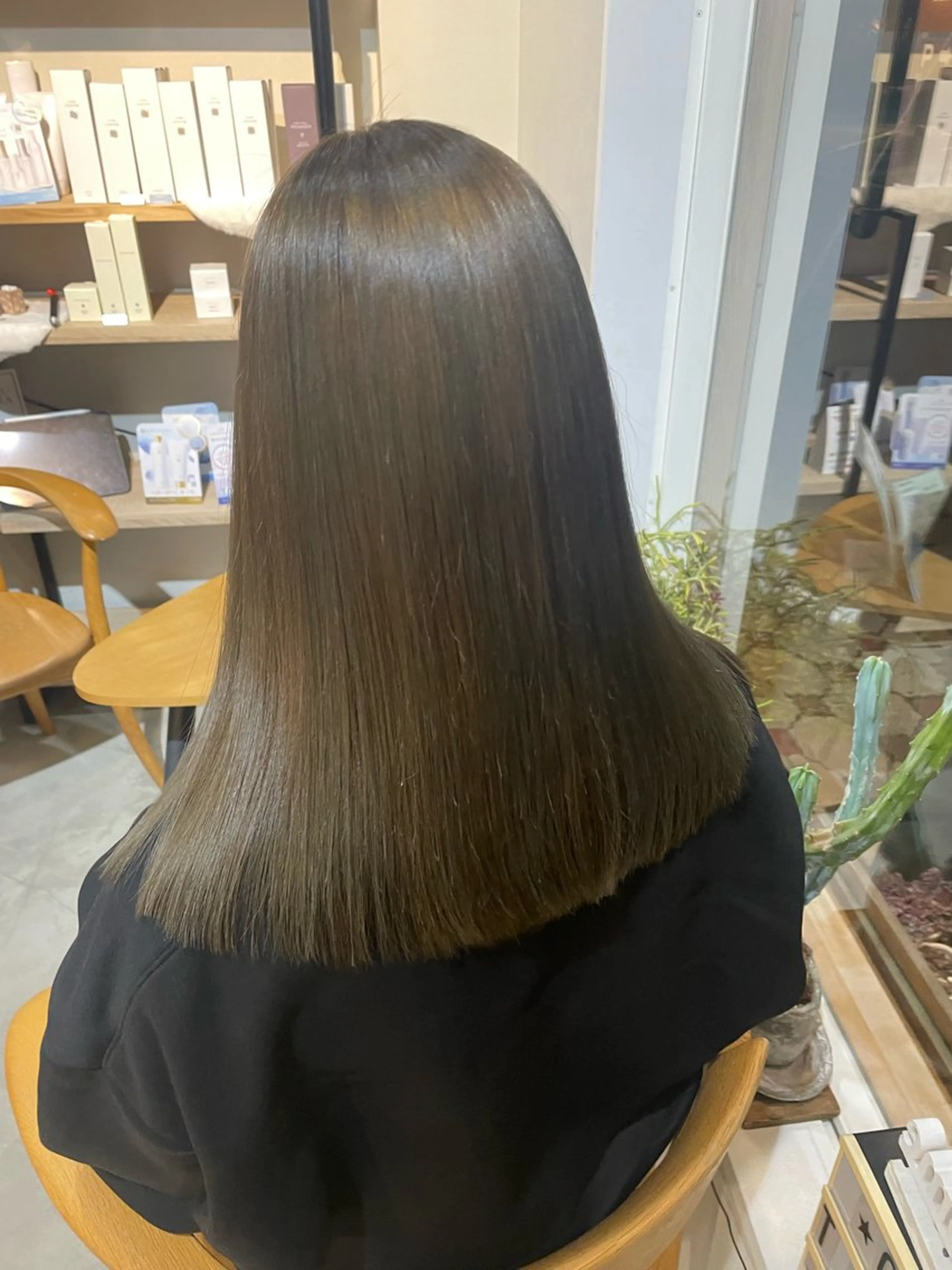 ミディアム カラー カット ヘアカラー 千種 美羽のヘアスタイル