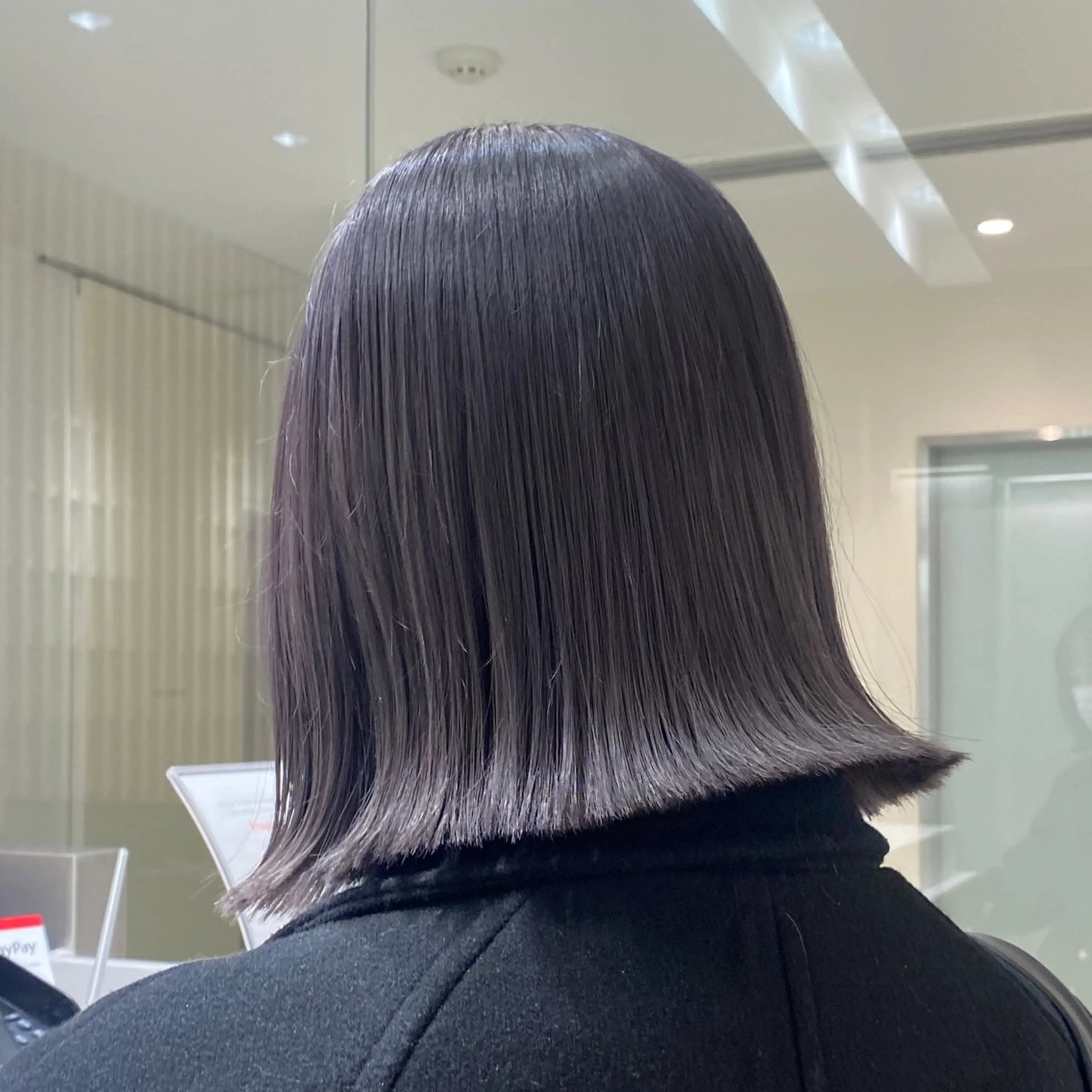 ミディアム カラー 切りっぱなしボブ ブリーチ グレージュ ラベンダーカラー ラベンダーグレージュ ヘアカラー トリートメント 松永 わかなのヘアスタイル