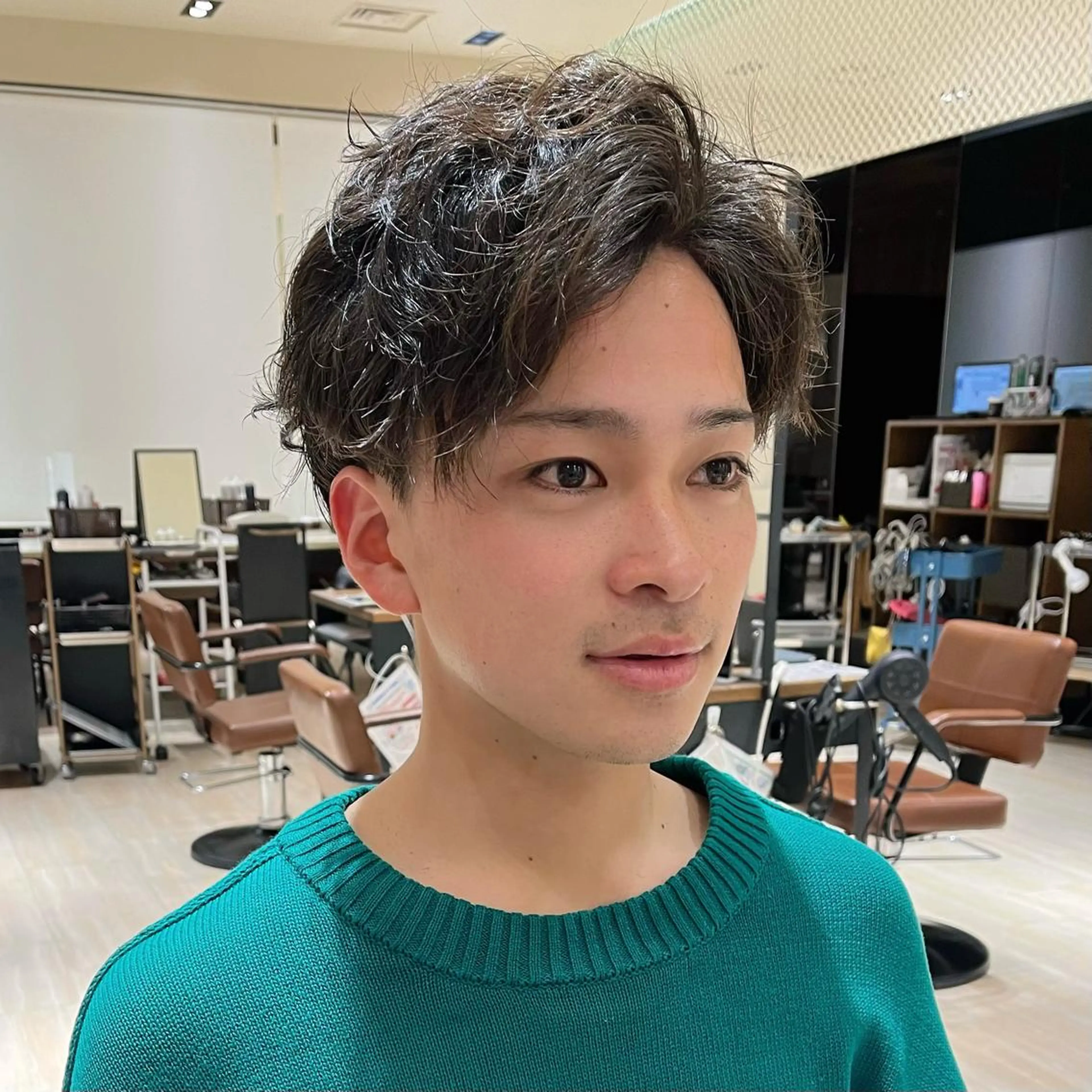 パーマ メンズ メンズパーマ Je suis heureuse Tres所属・早朝セット☀️ レイヤー/Momoのヘアスタイル