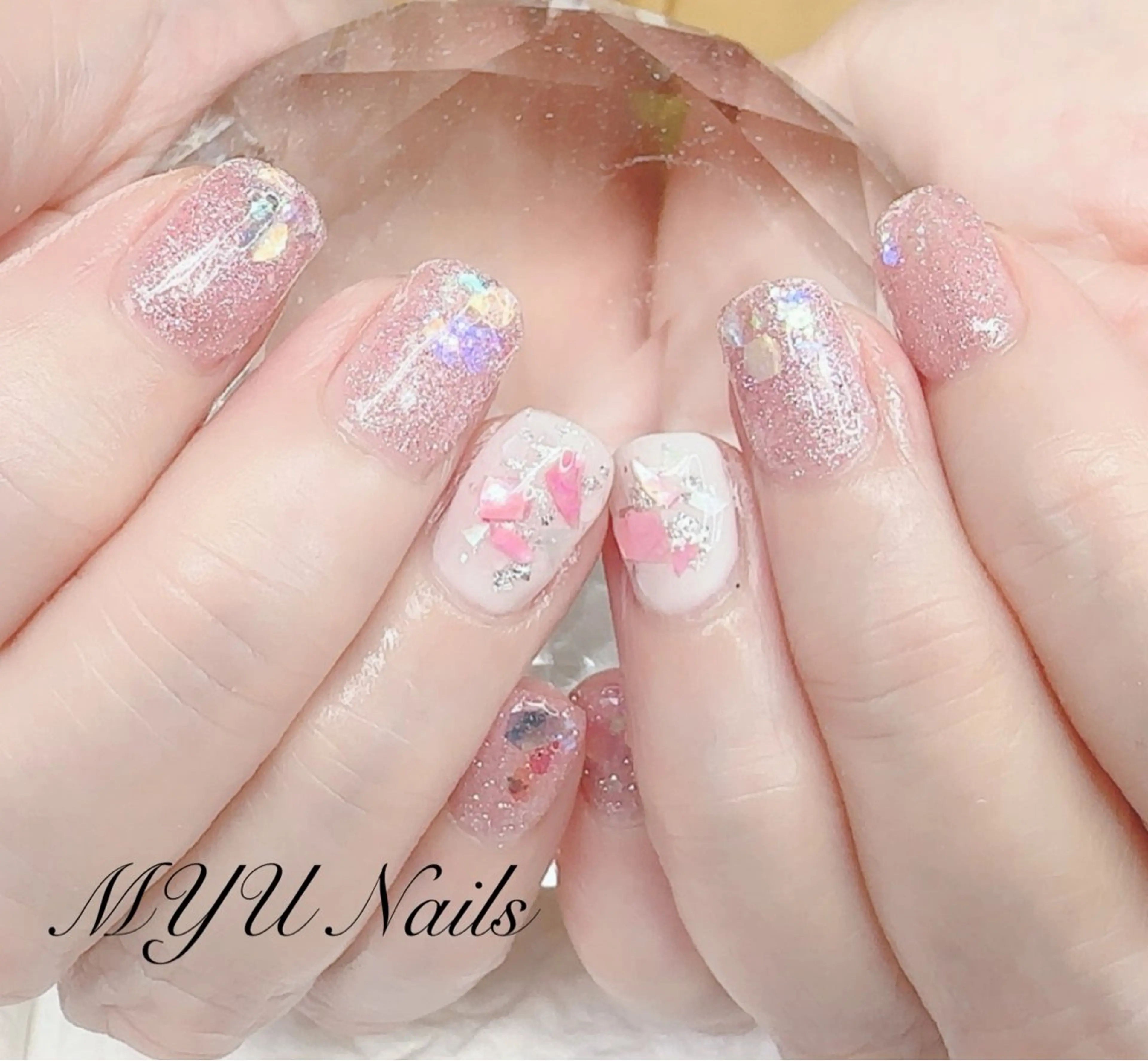 ネイル フラッシュネイル ジェルネイル ラメ(グリッター) 持ち込み ニュアンスネイル ハンドネイル MYU Nails所属・MYU Nailsのネイルデザイン