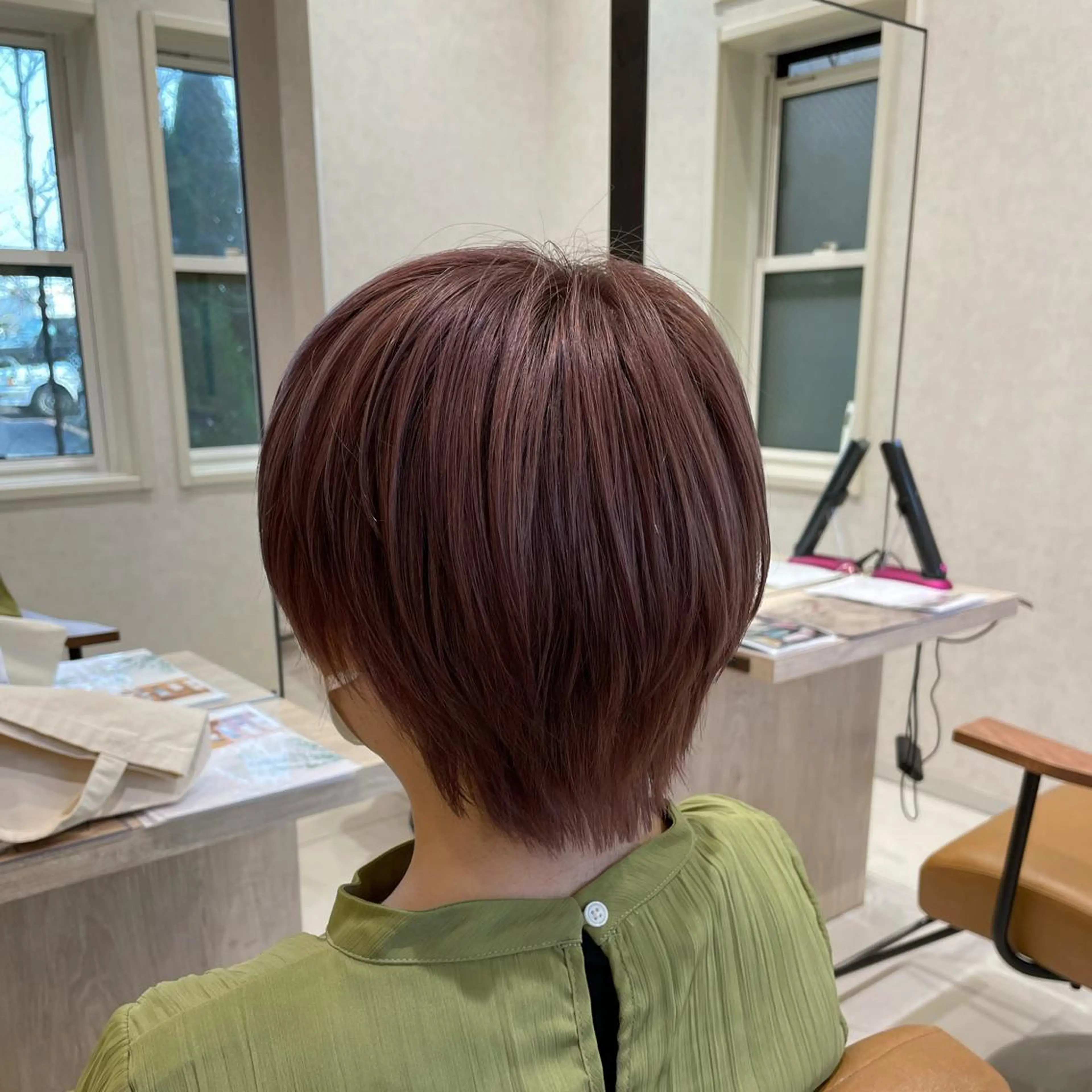 ショート カラー ベージュカラー ピンクカラー ピンクベージュ ショートヘア 海老名で韓国風 HANA🌷のヘアスタイル