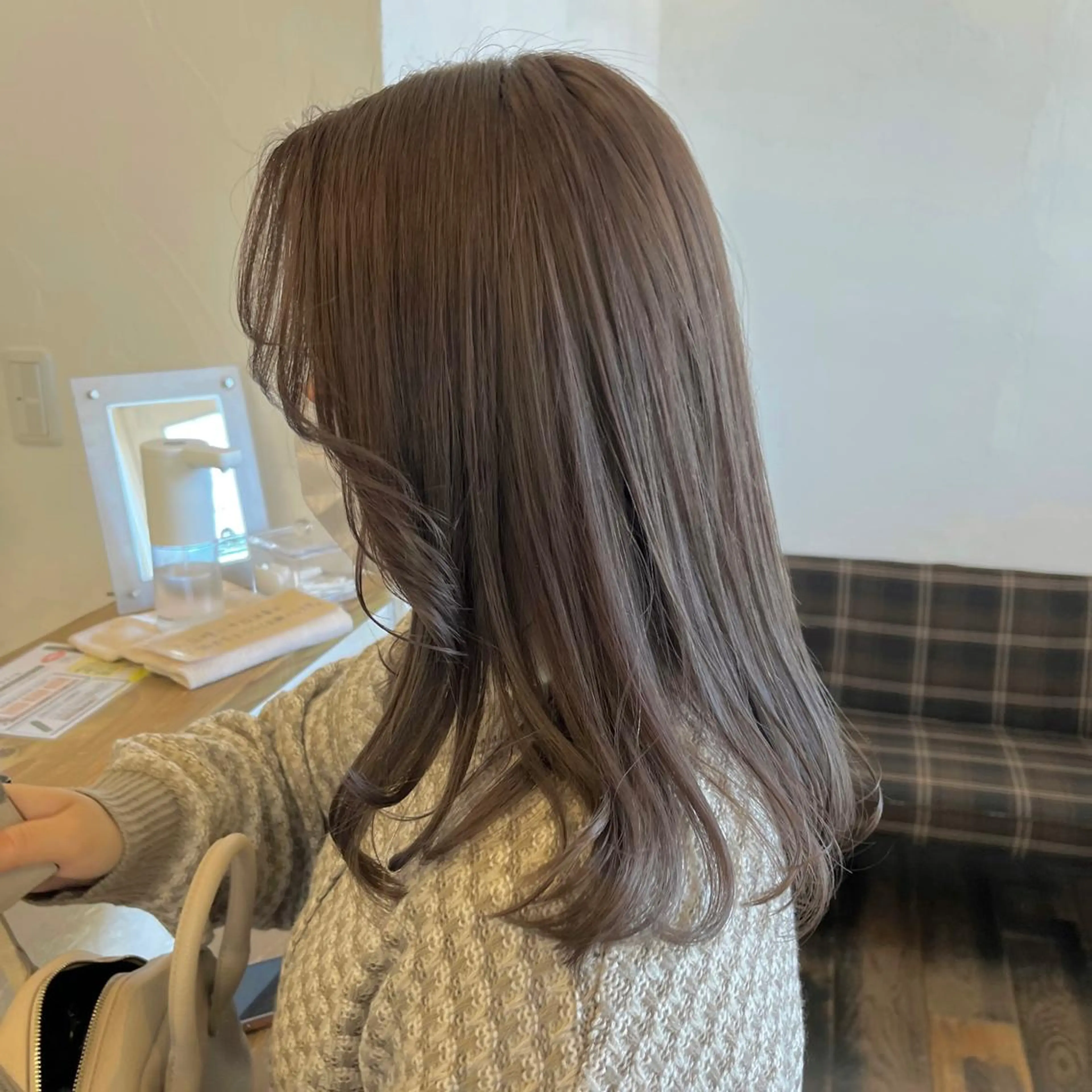 ロング カラー ブリーチ グレージュ 伊藤ゆかり/髪質改善 /透明感カラーのヘアスタイル