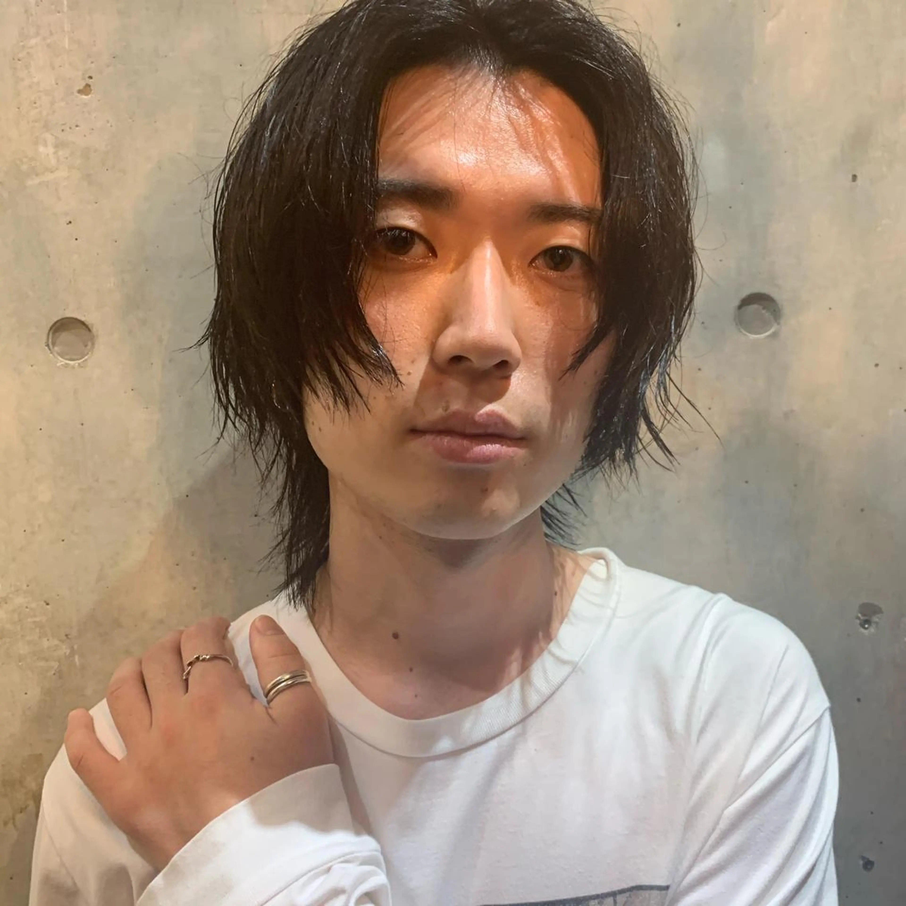 ショート カラー メンズ メンズウルフカット ウルフカット カット FLOWERS所属・ウルフ、レイヤー 、メンズカットSHOのヘアスタイル