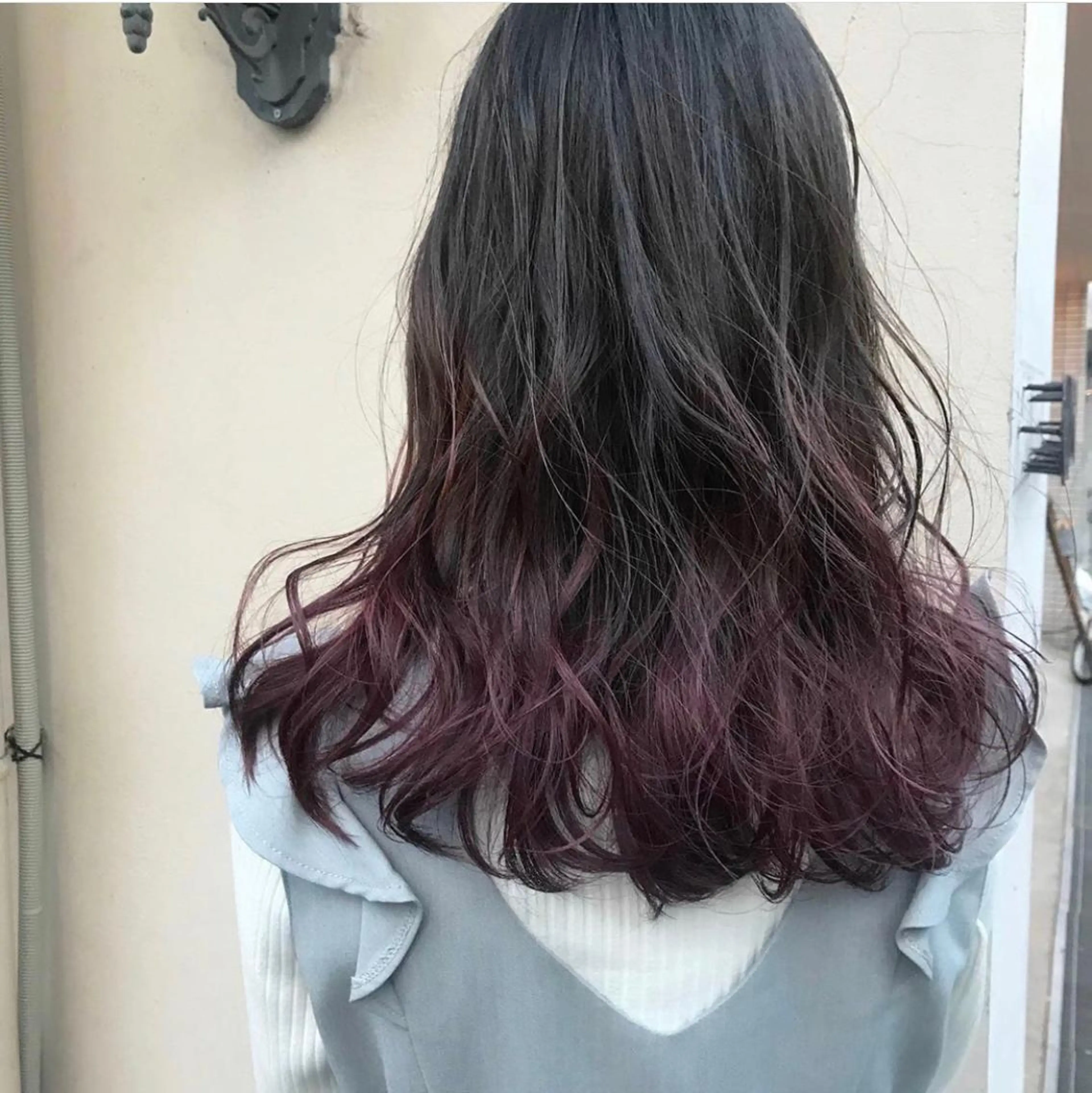 セミロング アッシュ パープルカラー son hair HIROEのヘアスタイル