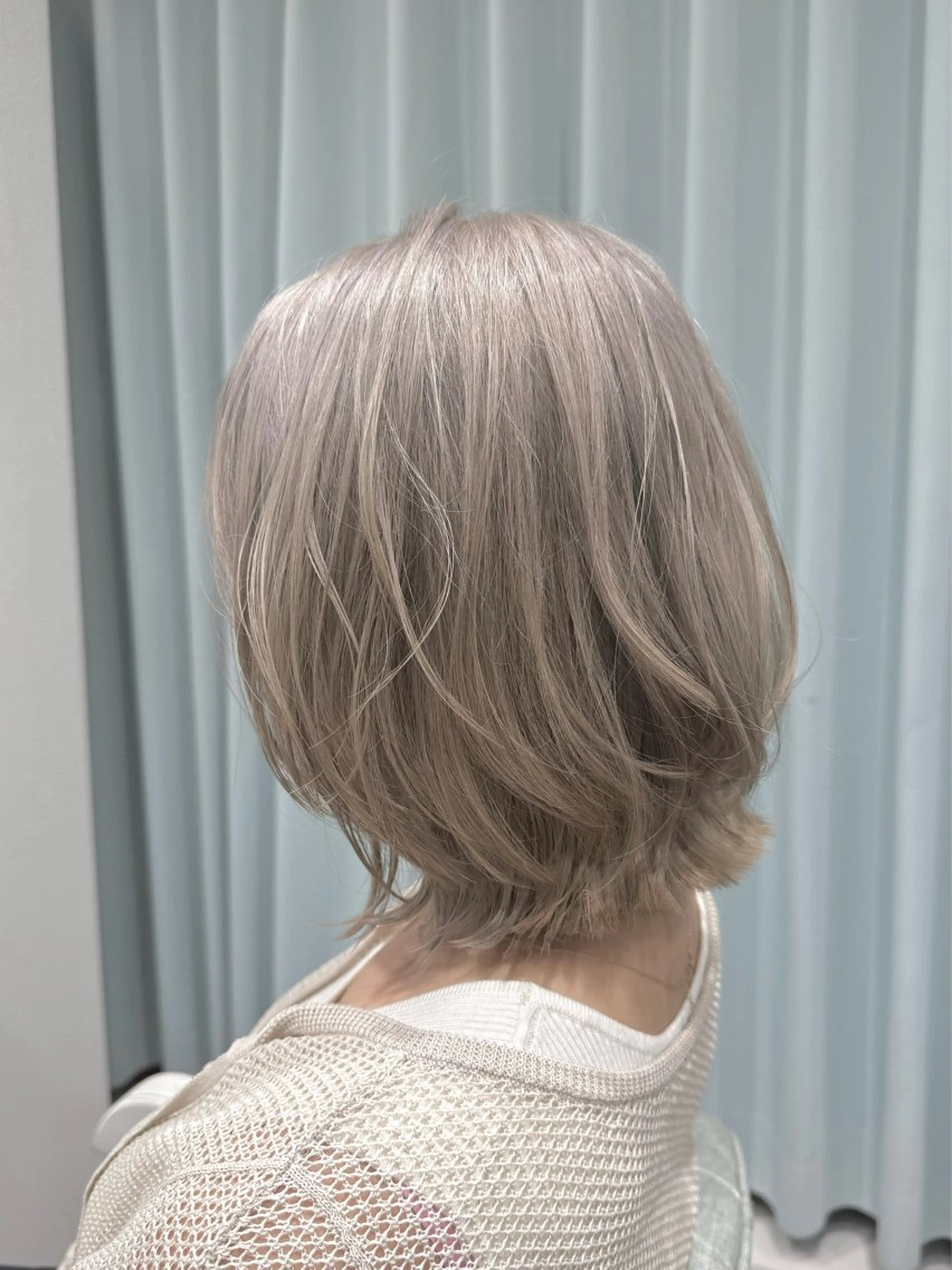 ショート カラー ベージュカラー ミルクティーベージュ ヘアカラー トリートメント ハイトーン/美髪矯正 /ボブ特化/SOMAのヘアスタイル