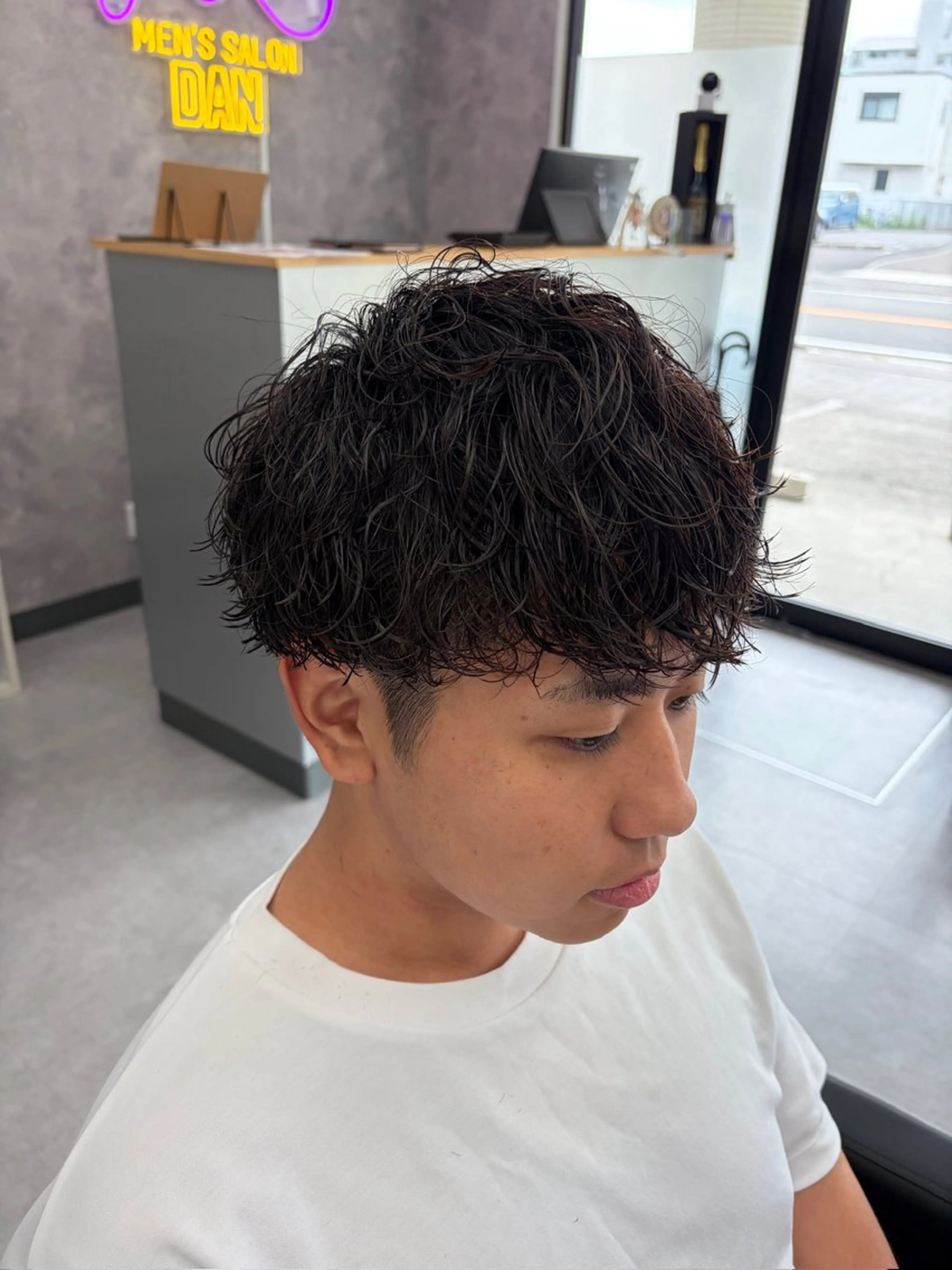 ミディアム パーマ ミディアムパーマ カット パーマ MEN'S SALON 段所属・グ リのヘアスタイル