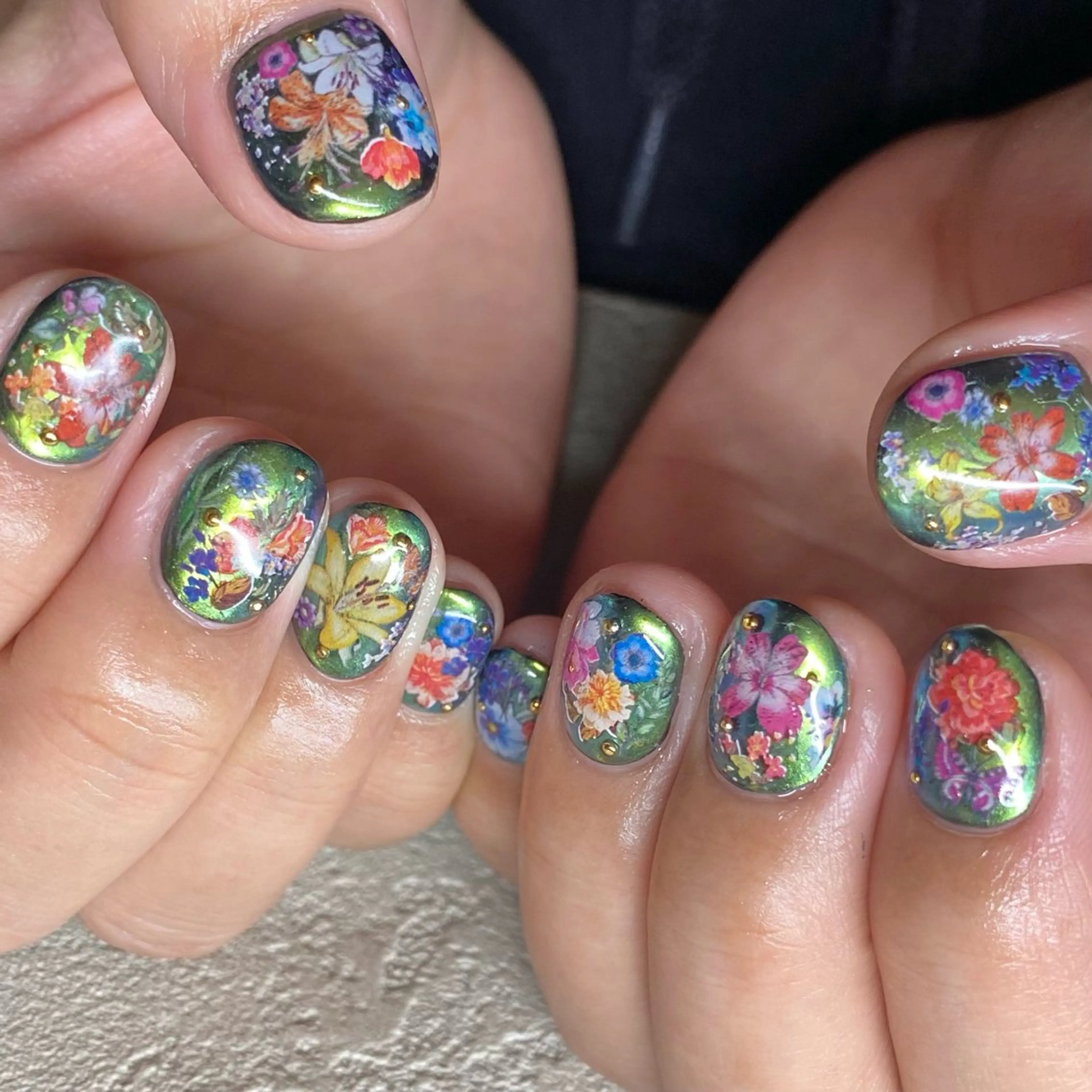 ネイル アートネイル フラワーネイル ミラーネイル ニュアンスネイル 冬ネイル ハンドネイル 山田 貴子のネイルデザイン