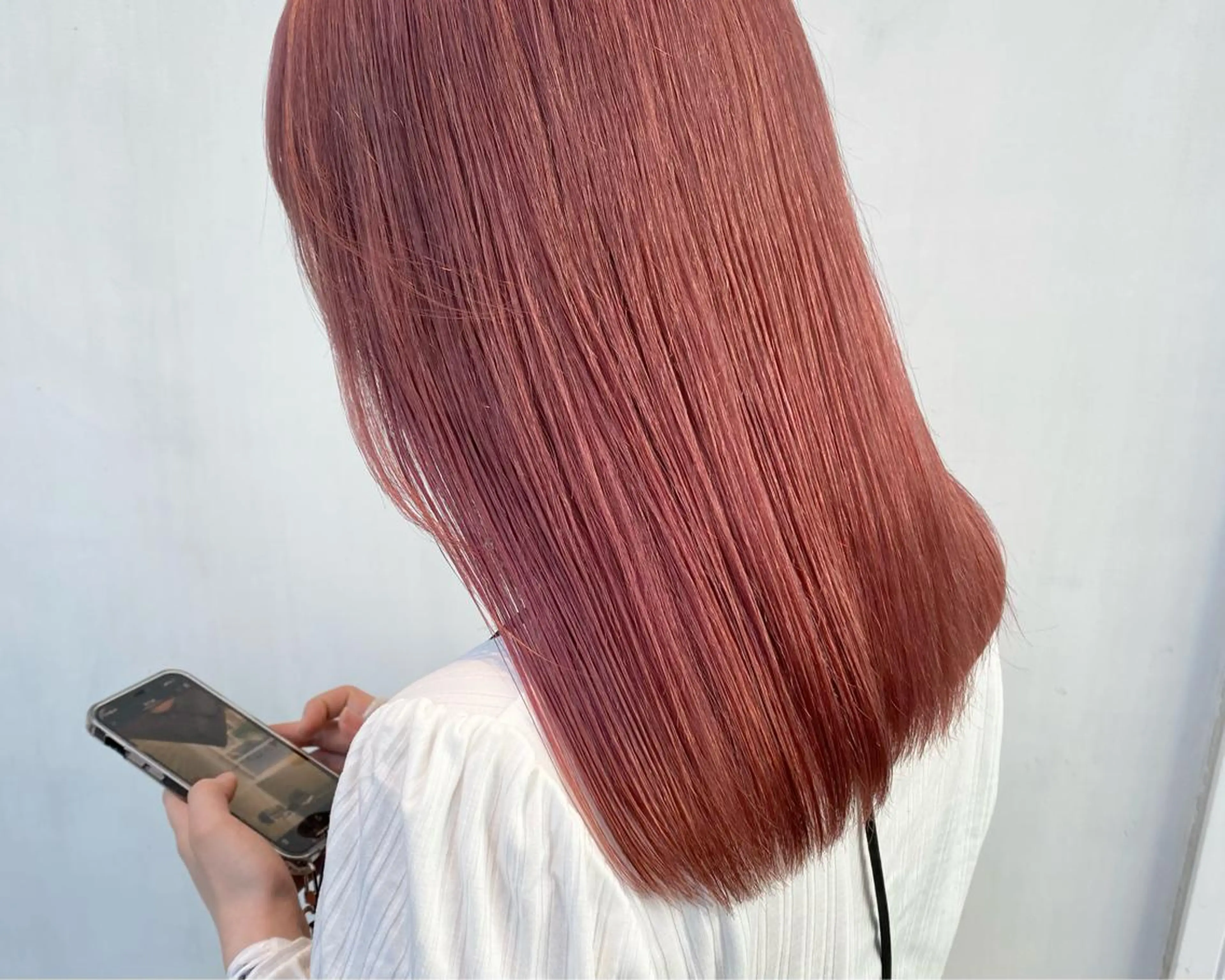 セミロング 小林 朋花のヘアスタイル