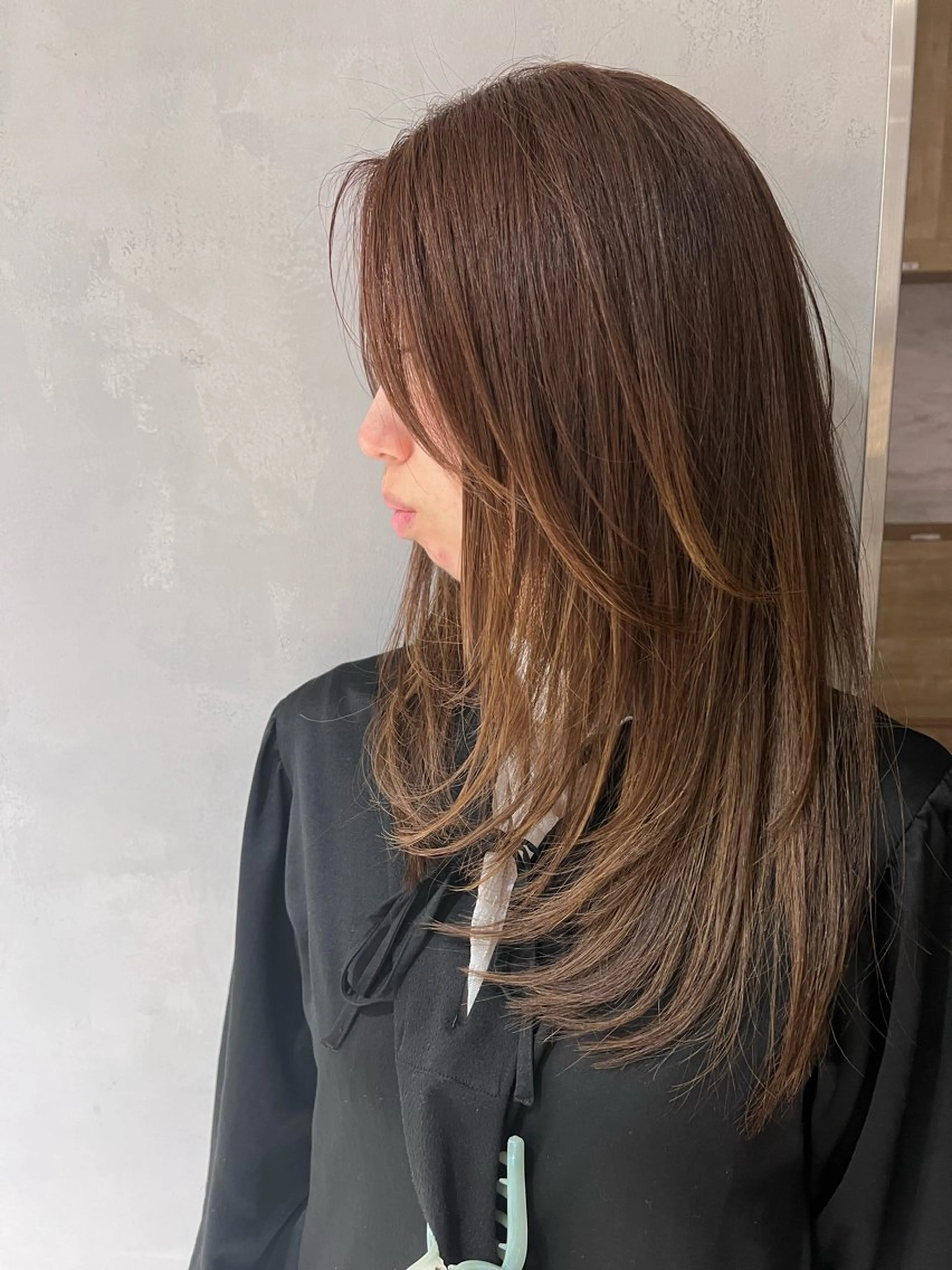 ロング レイヤーカット カット 垢抜けレイヤーカット ×前髪ストレート✨のヘアスタイル