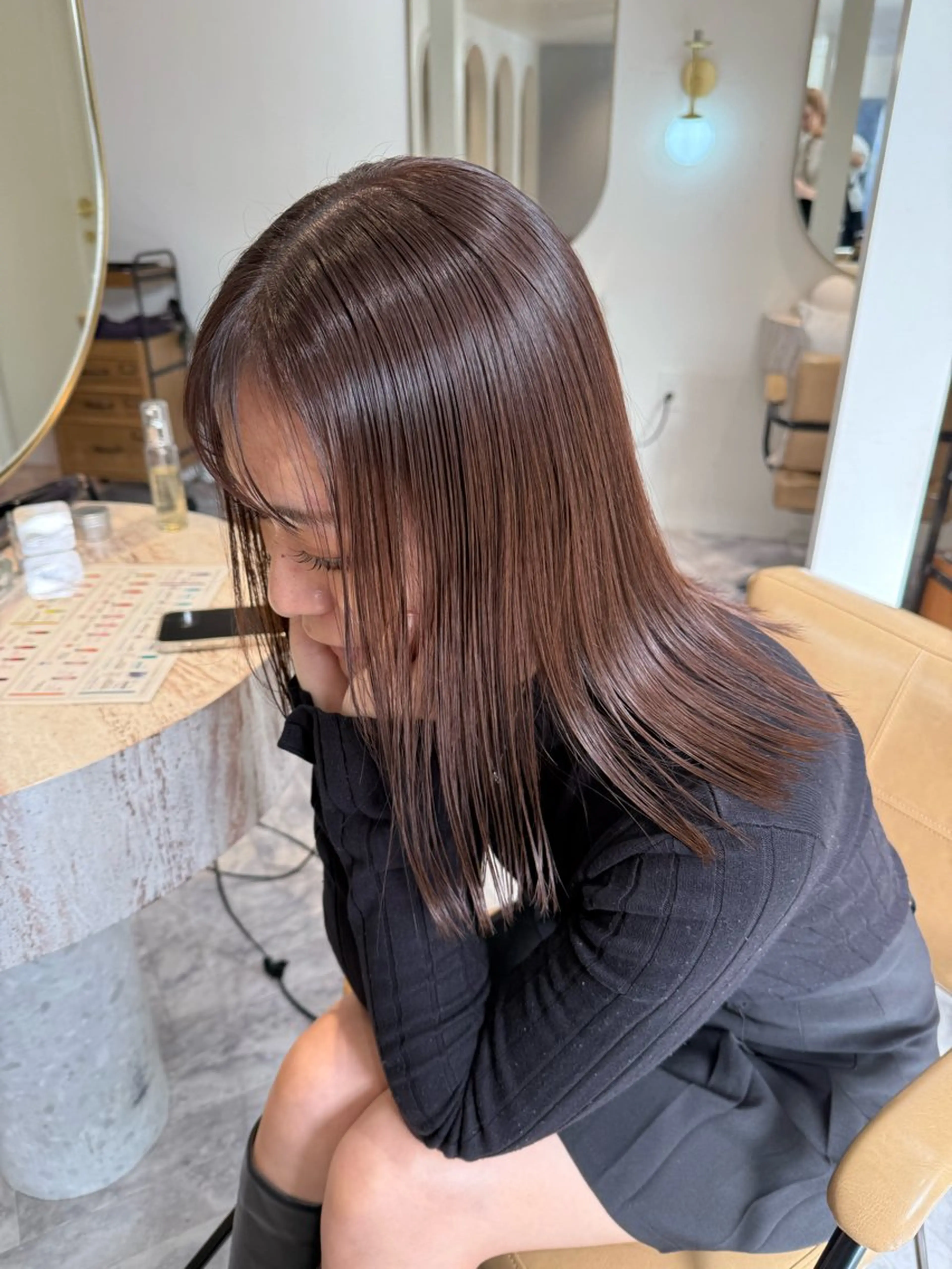 ミディアム カラー カット ヘアカラー トリートメント ミルクティー× グレージュMOMOのヘアスタイル