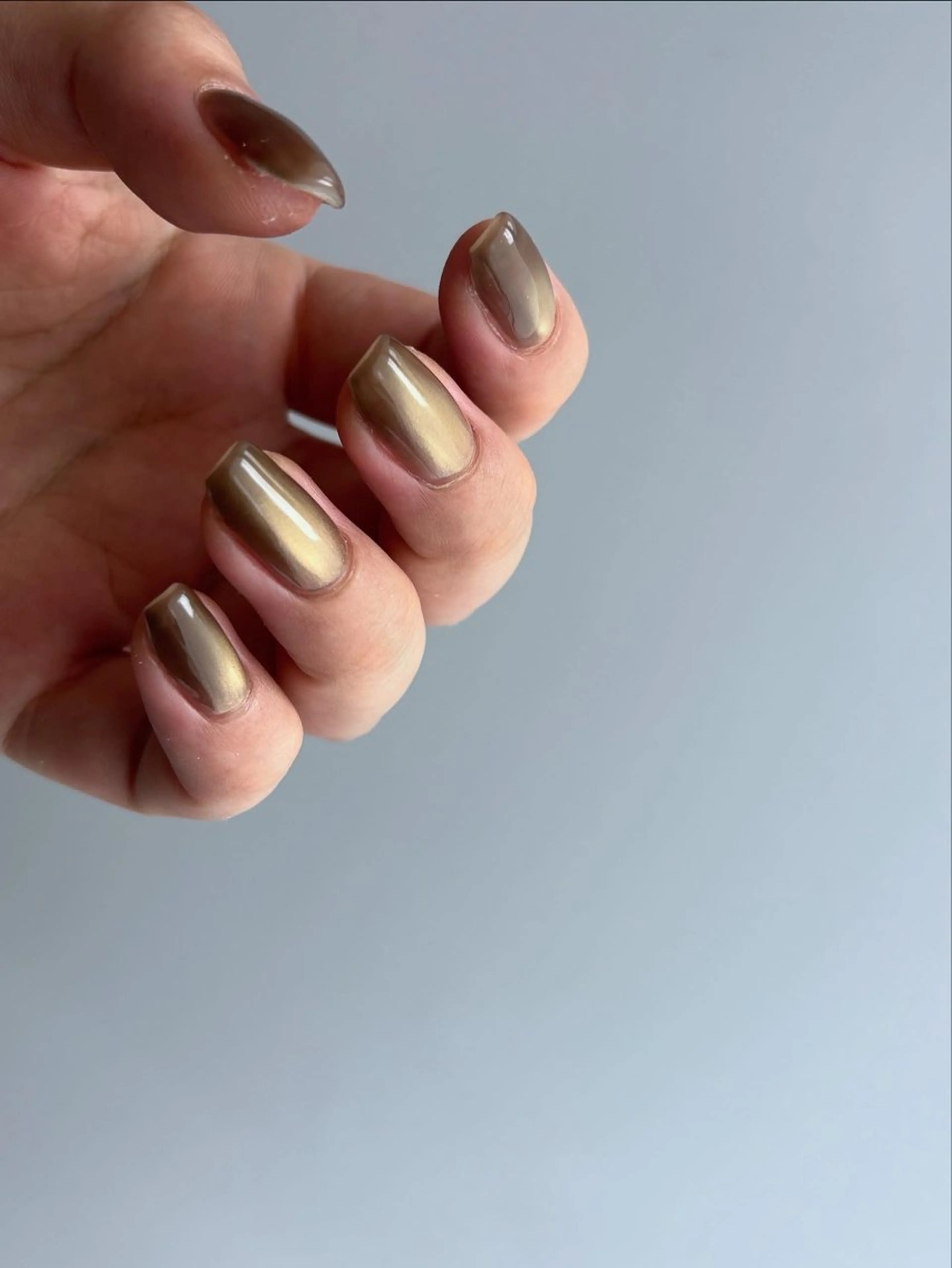 ネイル ブラウン グリーン ハンドネイル Elio所属・Elio 国泰寺のネイルデザイン