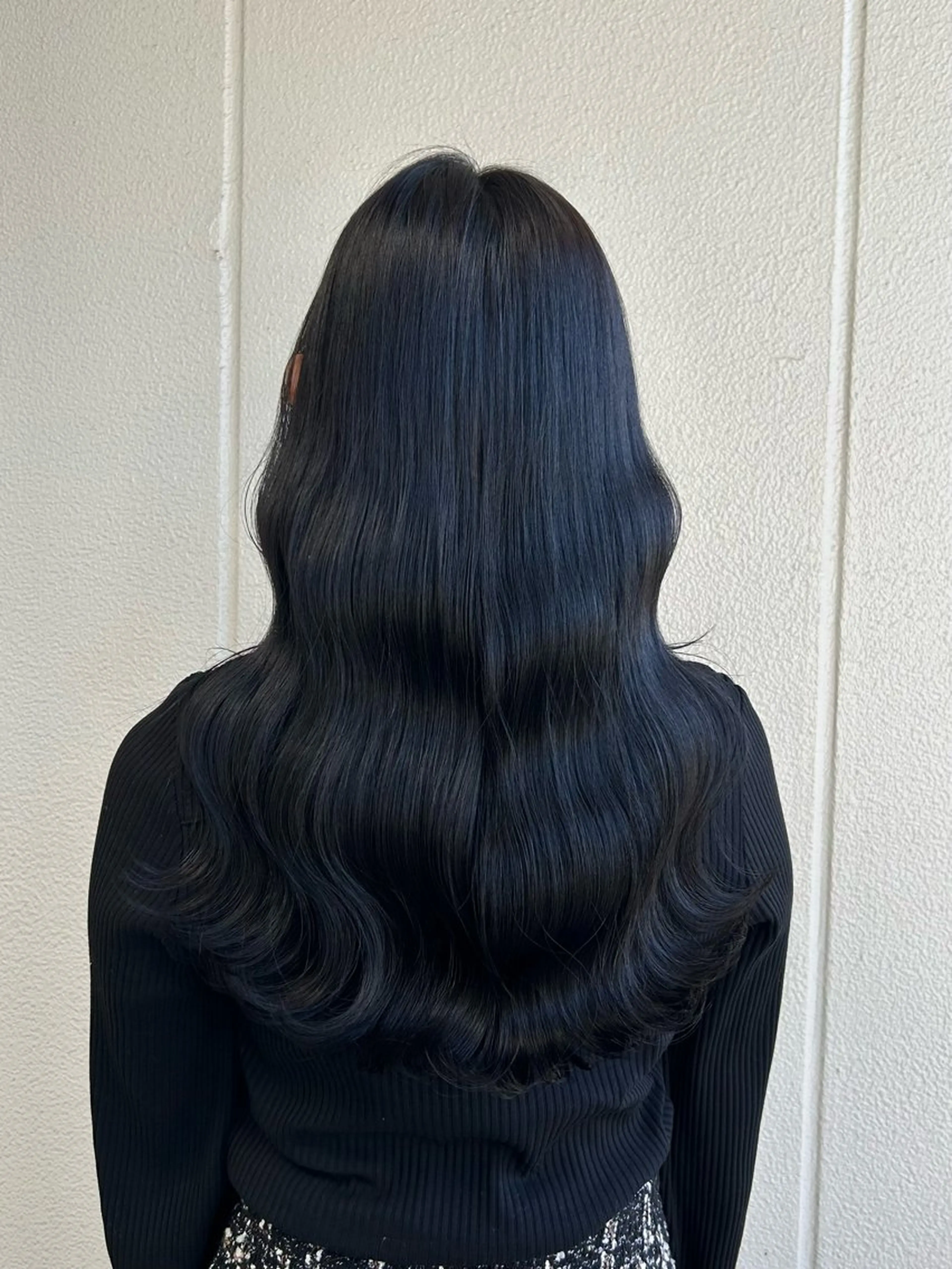ロング カラー ヘアアレンジ 黒髪 ブルーカラー ブルーブラック 《暖色/韓国レイヤー 》🇰🇷桑原ユキネのヘアスタイル