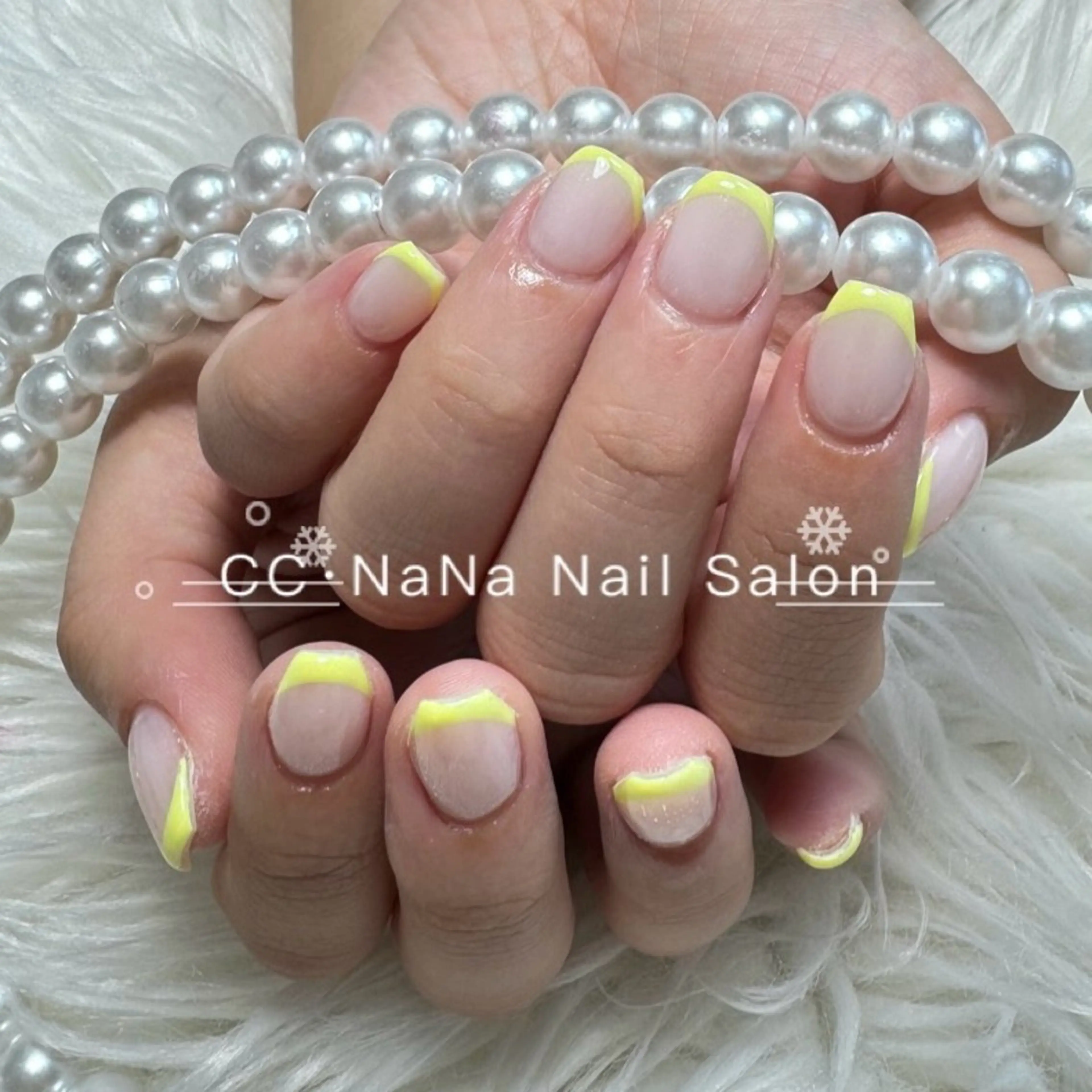 【初回オフ無料★ケア込み】✨ベース色あり🌙カラーフレンチ✨ストレート/斜めok✨厚み出し込みの写真