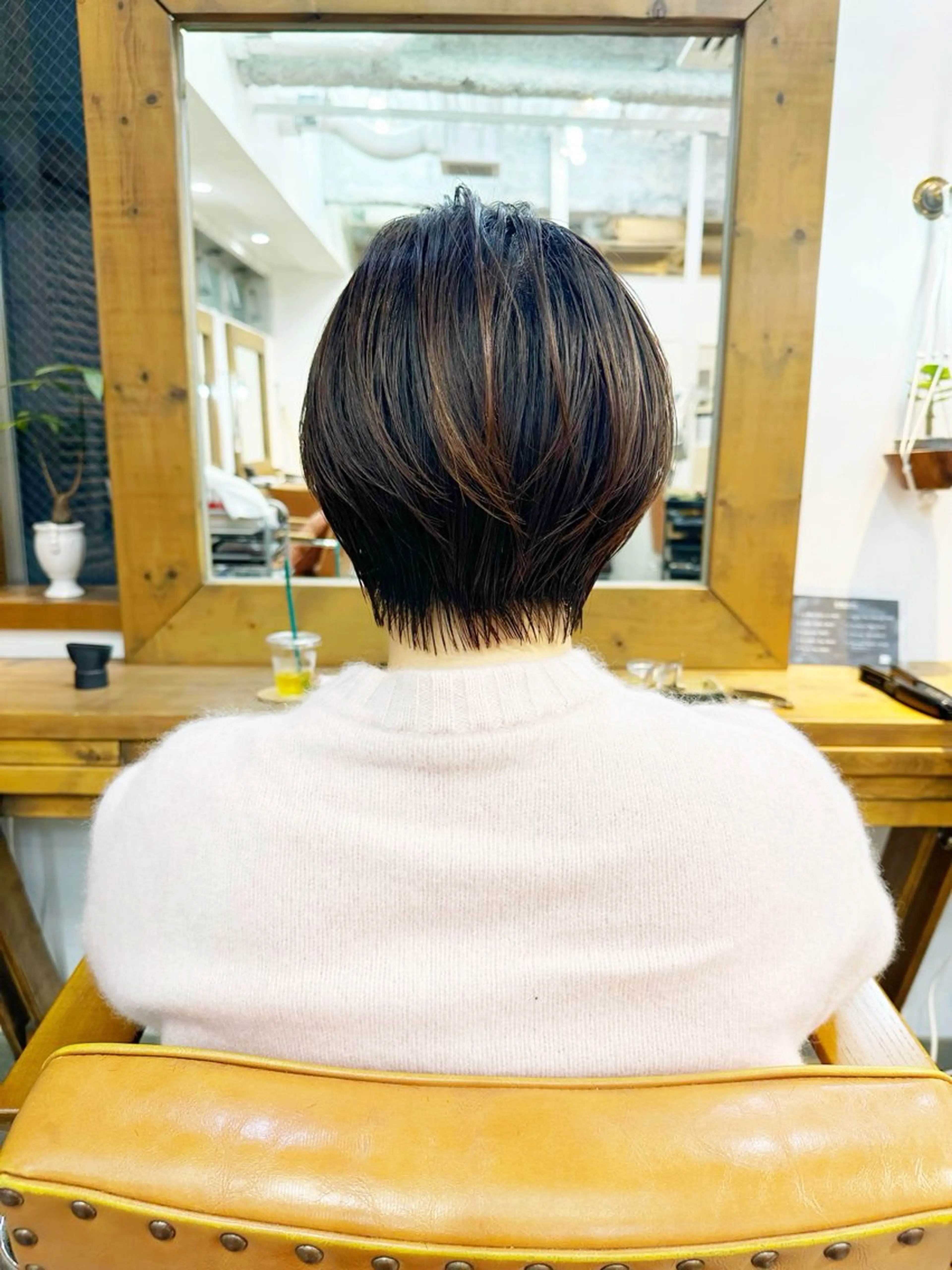 ショート カラー ショートボブ ハンサムショート ボブ くせ毛 ショートヘア カット ヘアカラー トリートメント newline銀座所属・銀座ショート/ 大人ショート/金子涼のヘアスタイル