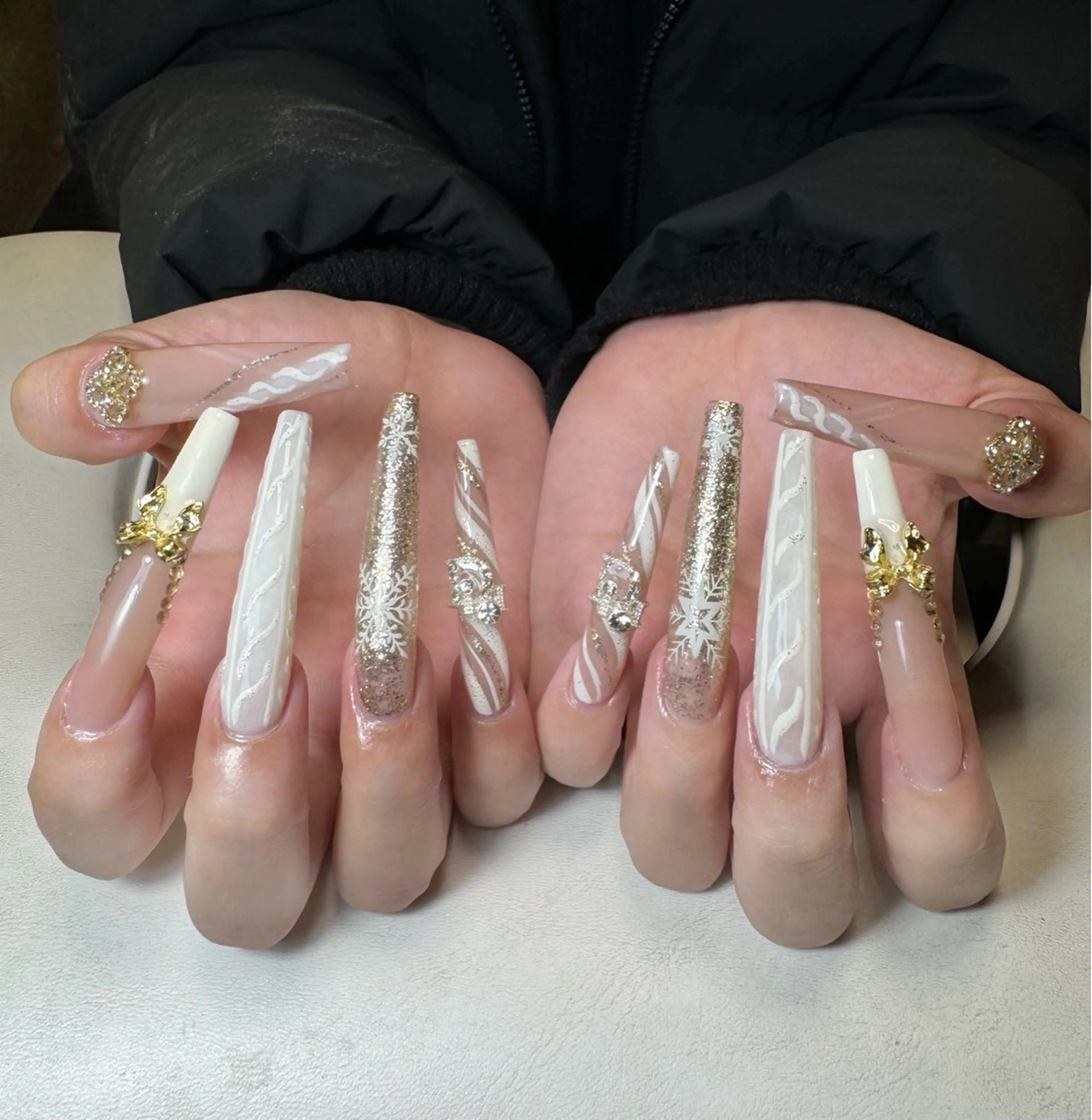 ネイル 冬ネイル クリスマス ハンドネイル ain nailのネイルデザイン