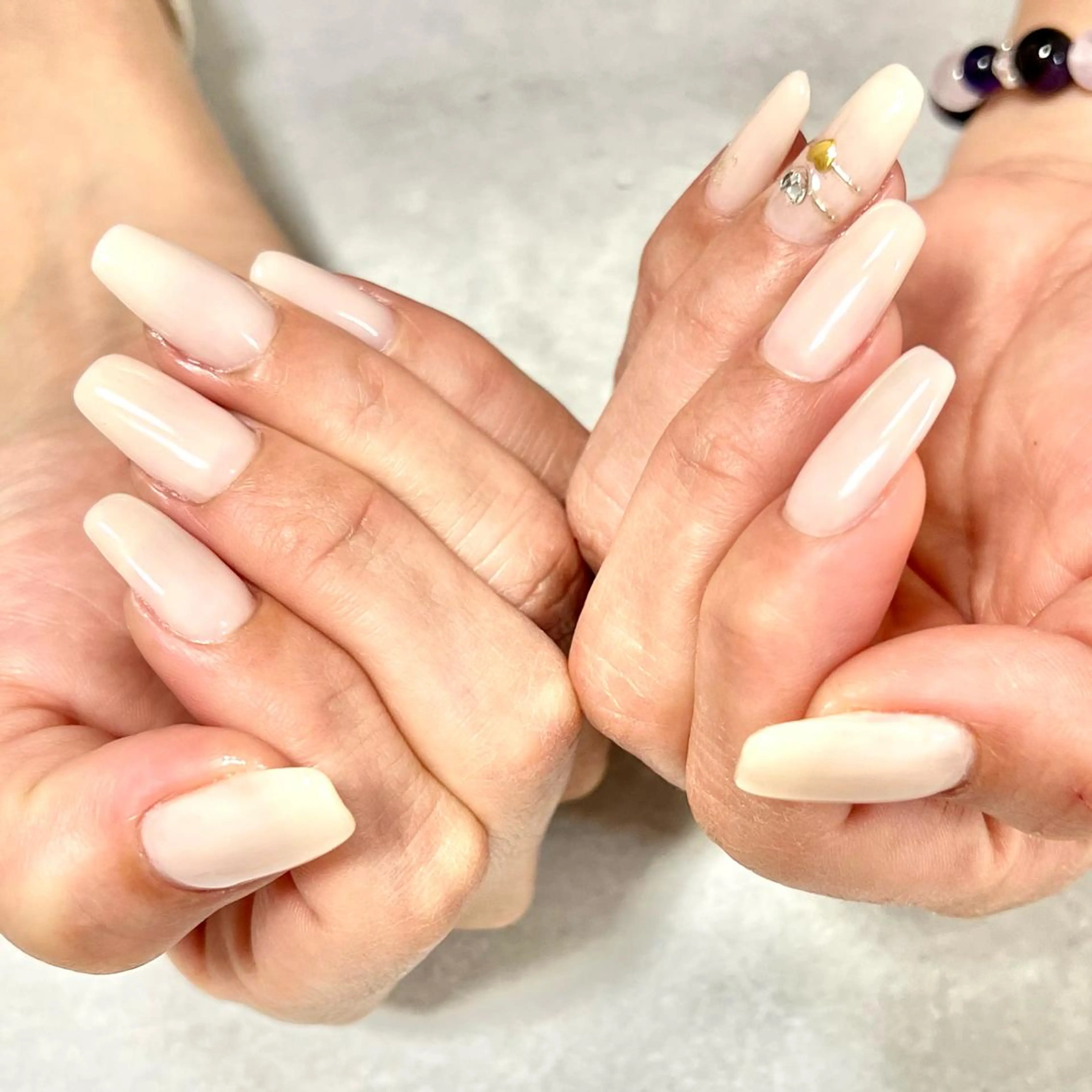 ネイル ミラーネイル ワンカラーネイル バレンタイン ステラ marikominoのネイルデザイン