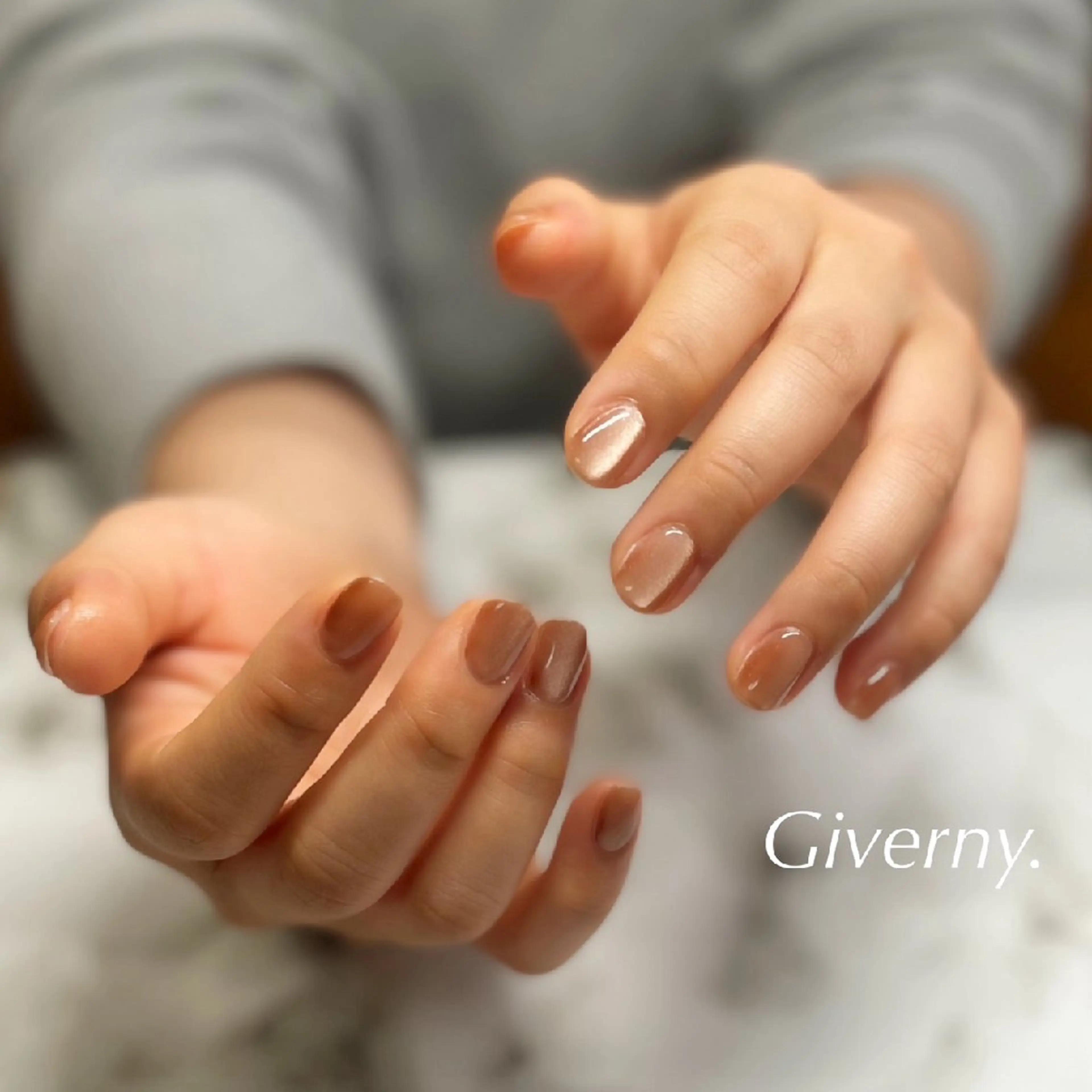 ネイル マグネットネイル ハンドネイル Giverny .のネイルデザイン