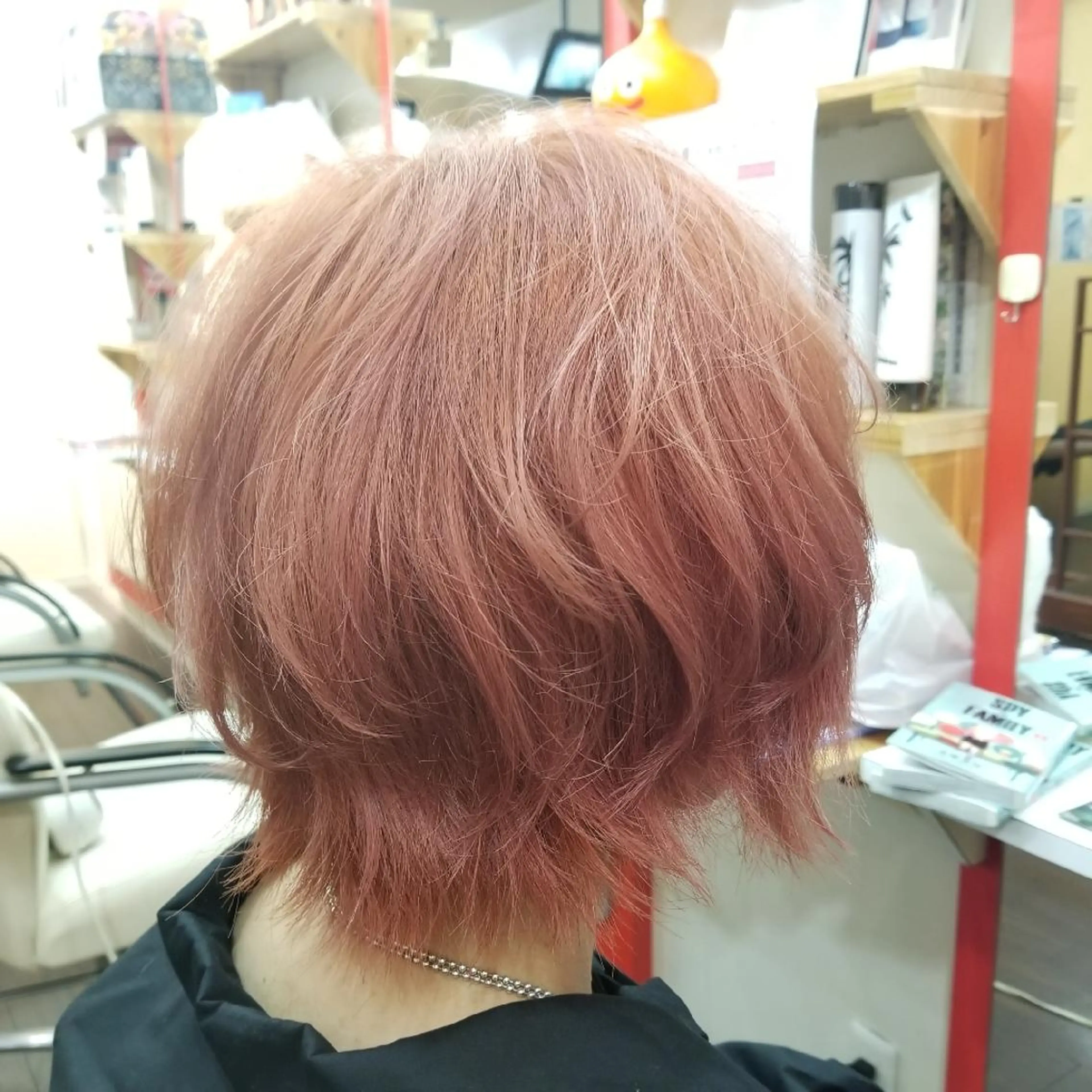 ショート カラー ブリーチ ピンクカラー ボブ ウルフカット カット ヘアカラー 植田 修平/エクステ /髪質改善カラーのヘアスタイル