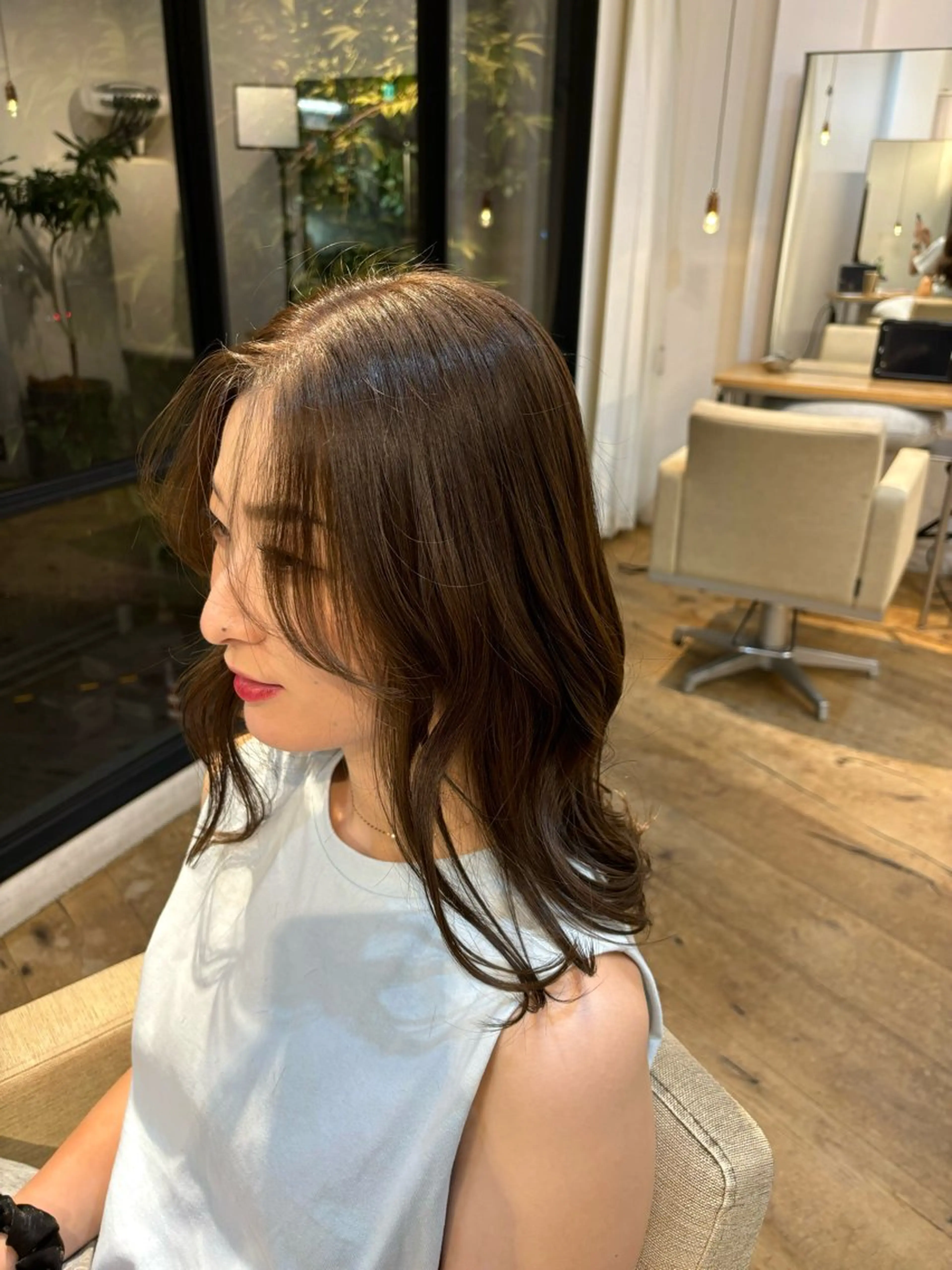 ミディアム カラー ベージュカラー 透明感カラー オリーブベージュ オリーブカラー ヘアカラー 近江廉/梅田/福島 髪質改善/縮毛矯正のヘアスタイル