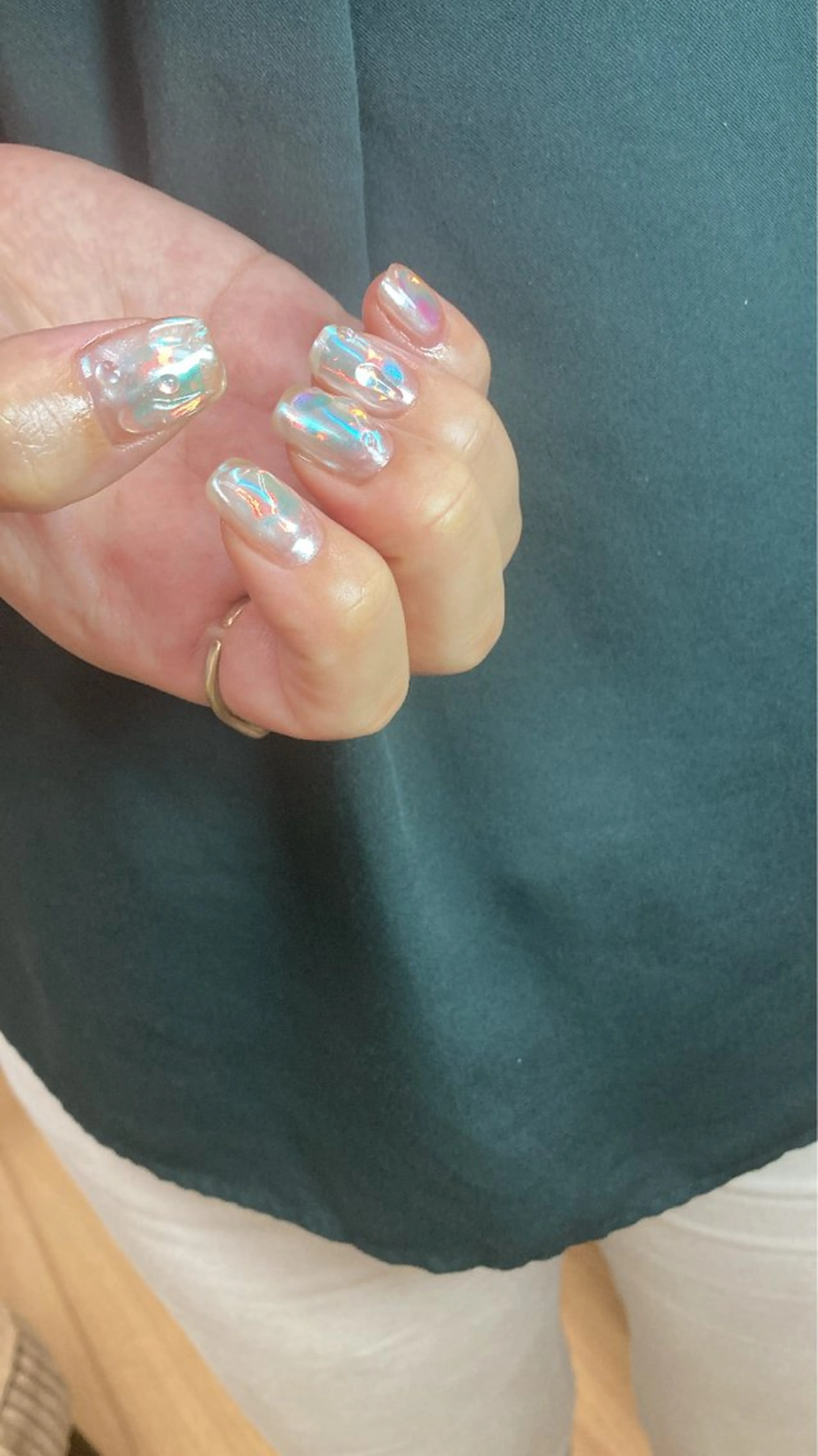 ネイル nailsalon　hue所属・小山 羽奈のネイルデザイン