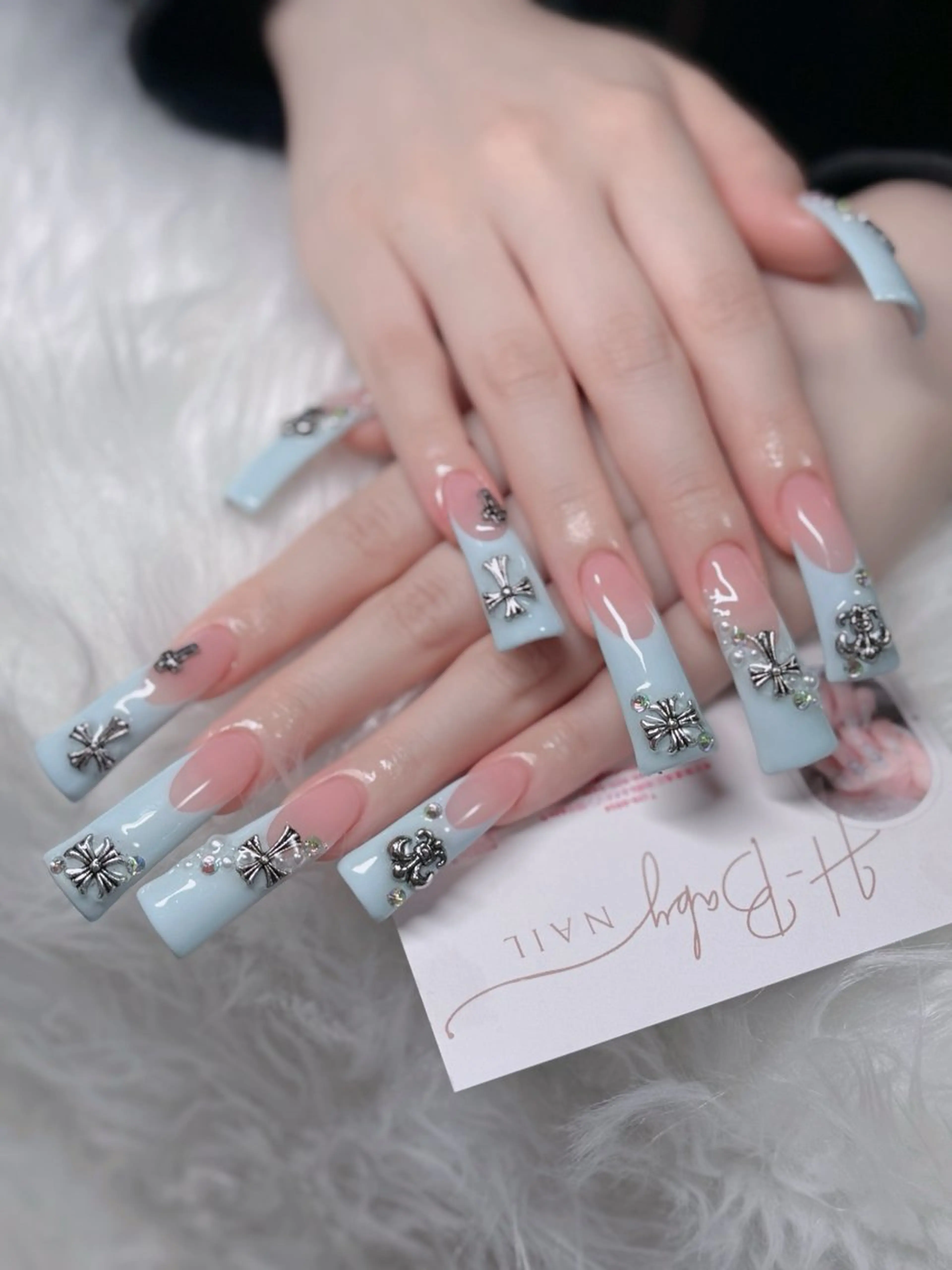 ネイル フレンチネイル ジェルネイル ガラスフレンチ ハロウィン ハート ハンドネイル H.baby Nail Salonのネイルデザイン