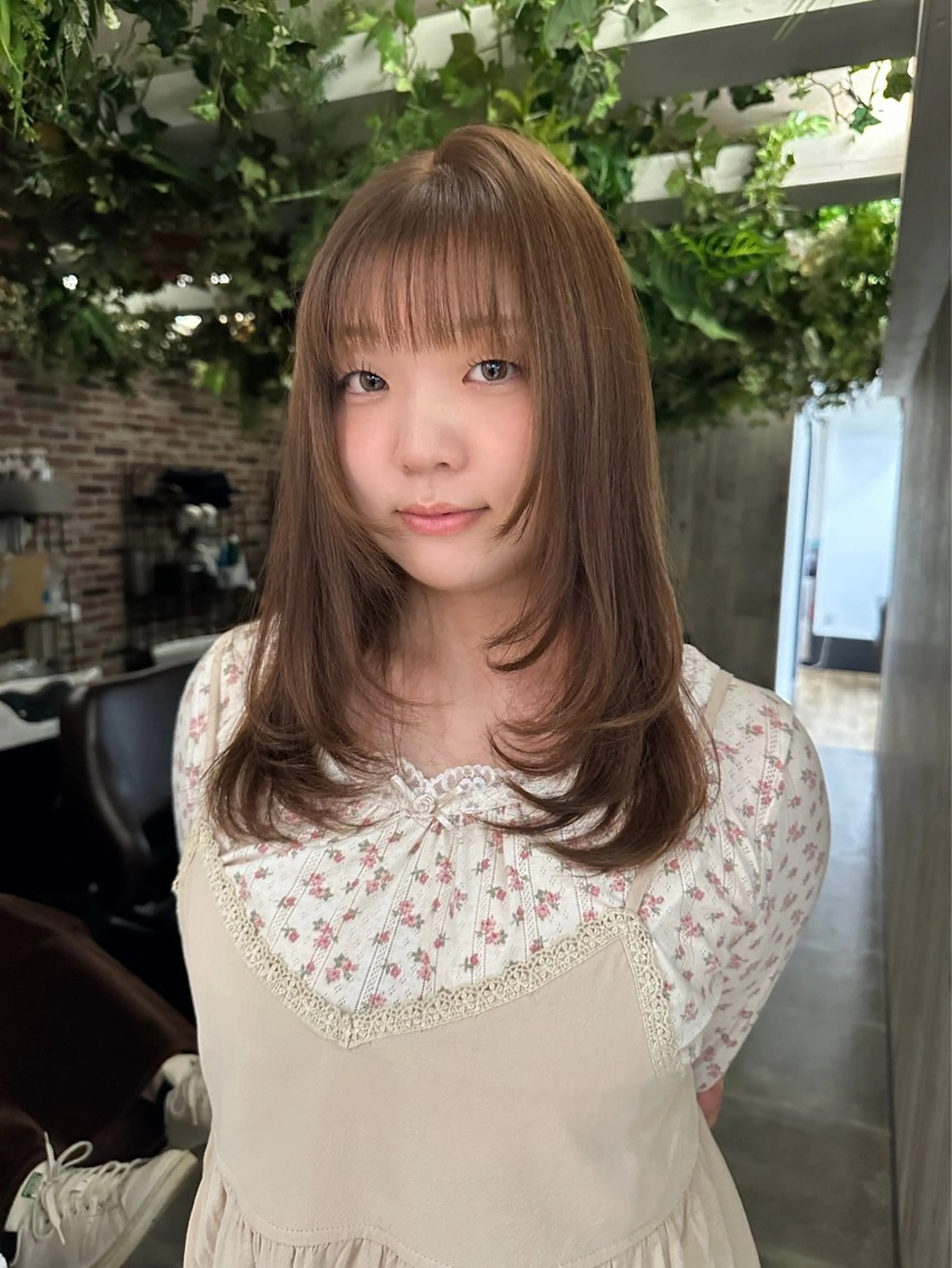ミディアム ヘアカラー 艶感グレージュ/小顔 レイヤー/たむのヘアスタイル