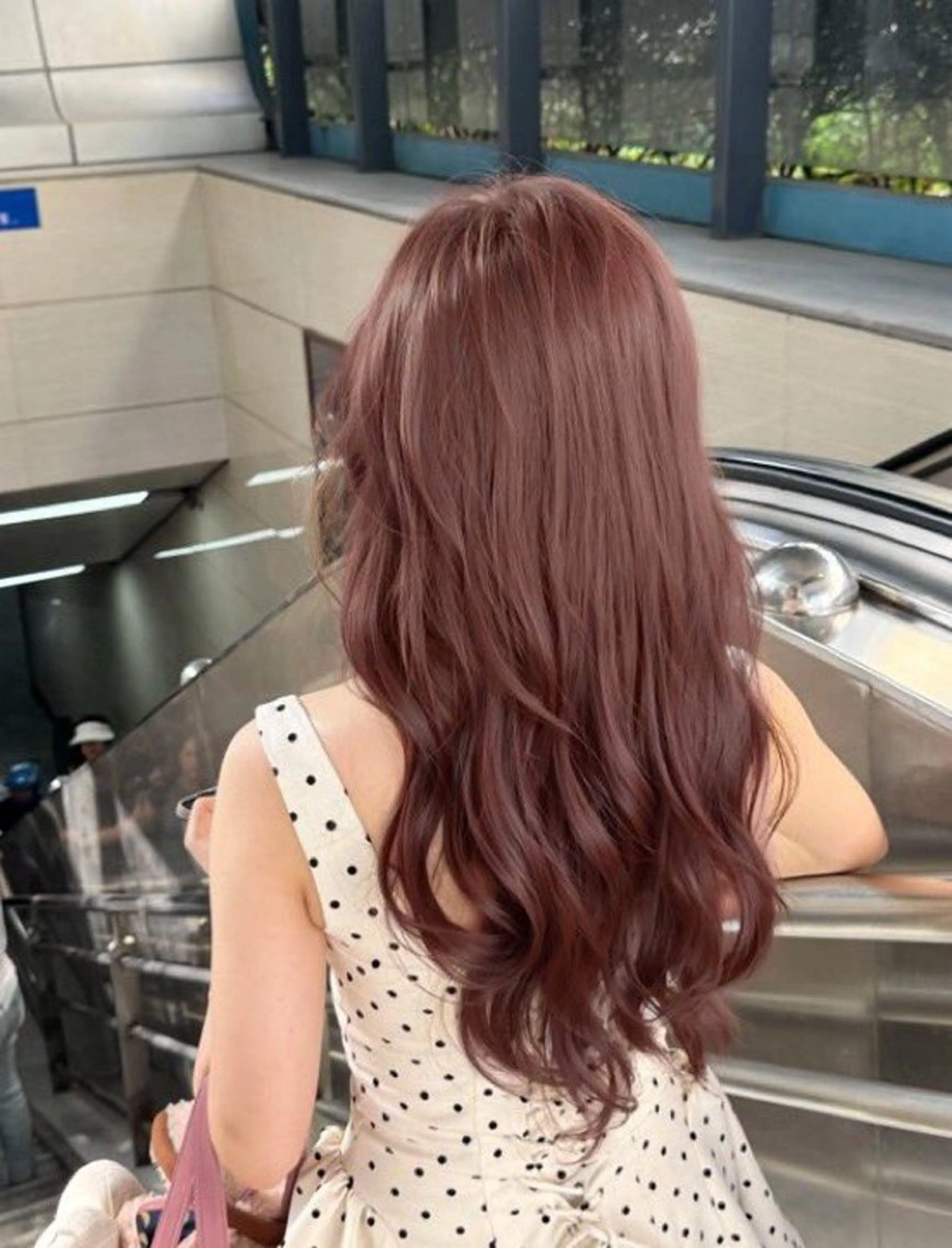 ロング カラー ヘアカラー トリートメント ヘッドスパ うる艶韓国ヘア 🤍りんのヘアスタイル