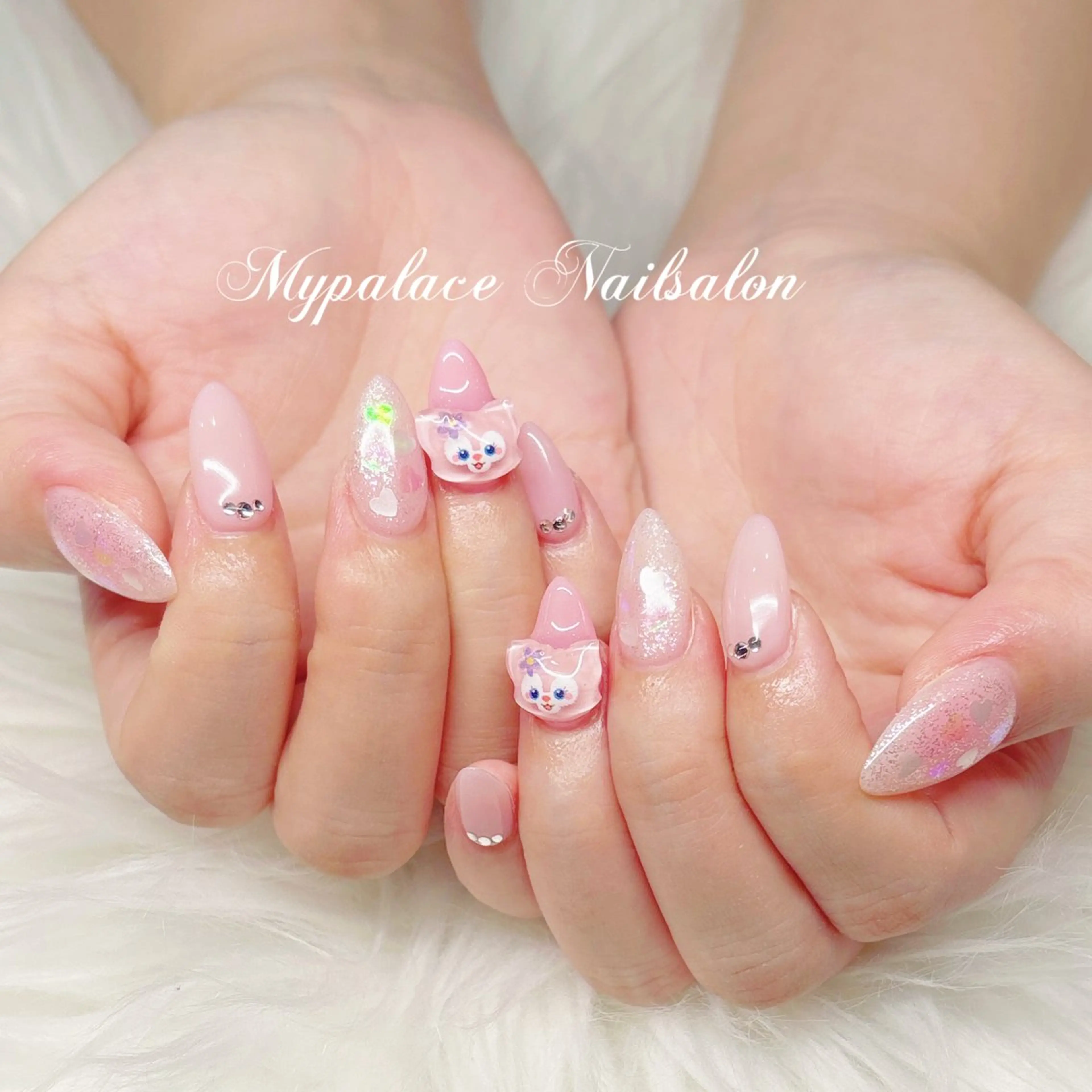 ネイル チークネイル ハート キラキラネイル ピンク ストーンネイル ハンドネイル Yuis Nailスカルプ専門のネイルデザイン