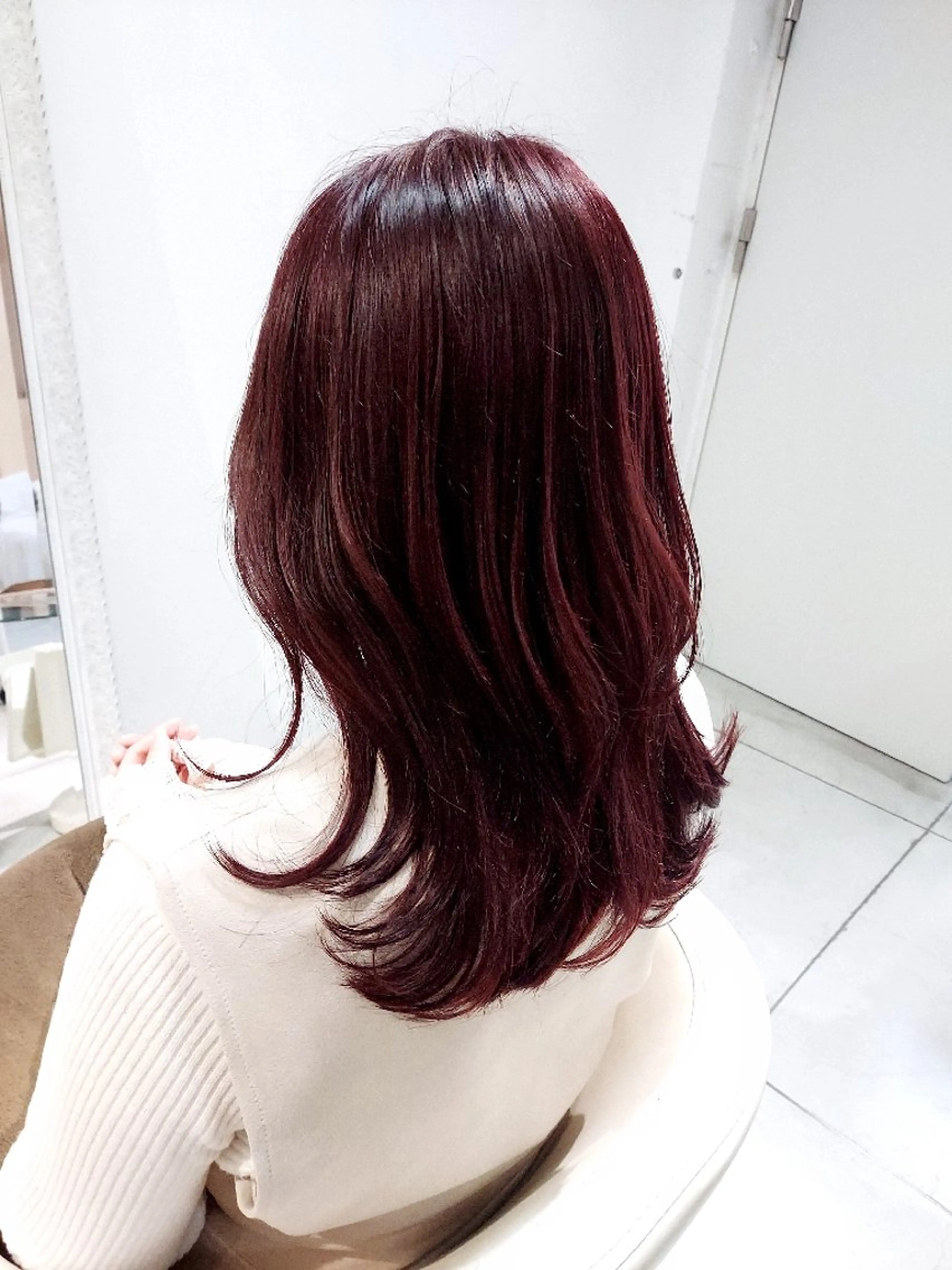 セミロング カラー ブリーチ カシス ブリーチなしカラー ピンクカラー 樋口 千尋のヘアスタイル
