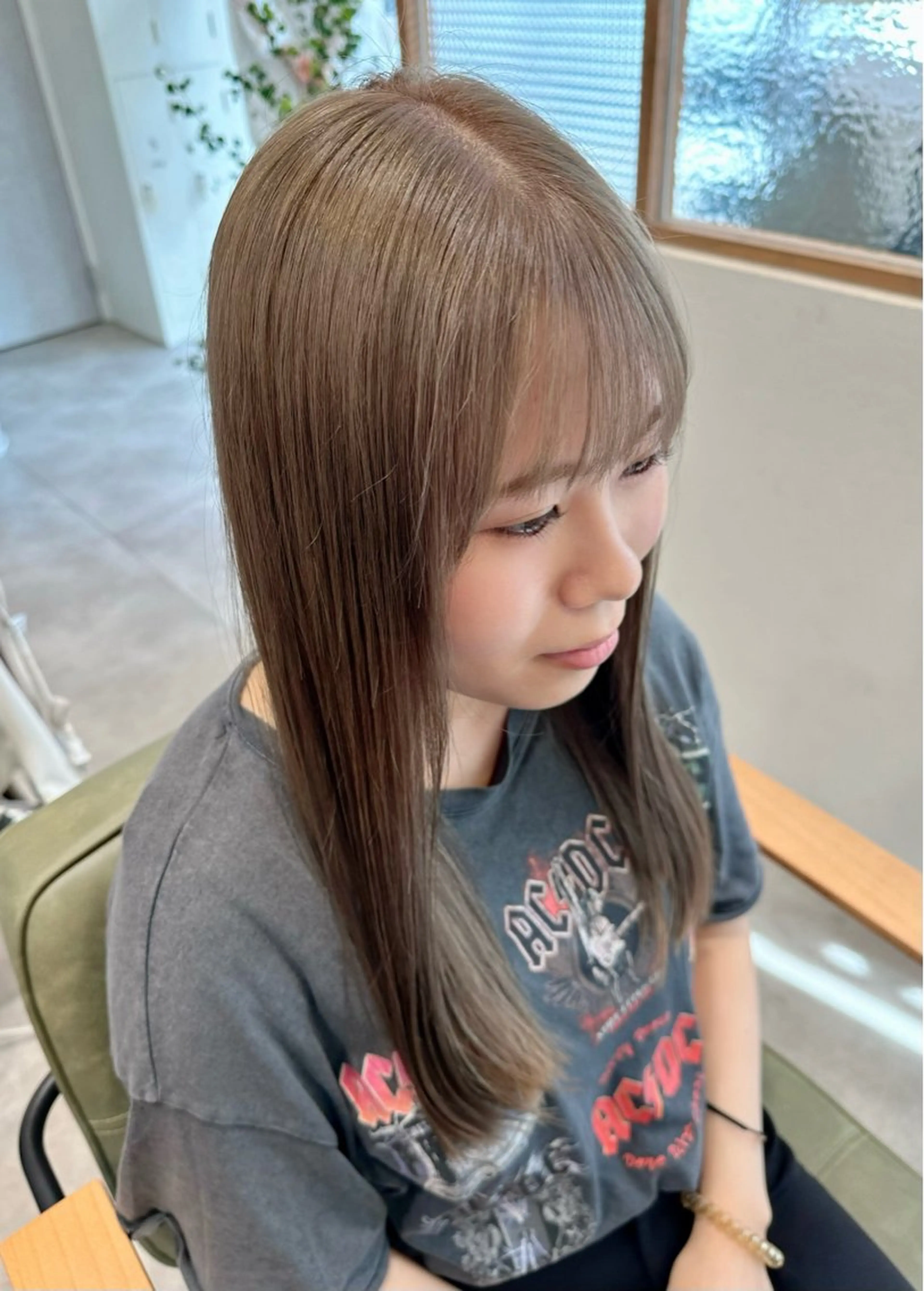 ロング desirbeaux 佐藤愛のヘアスタイル