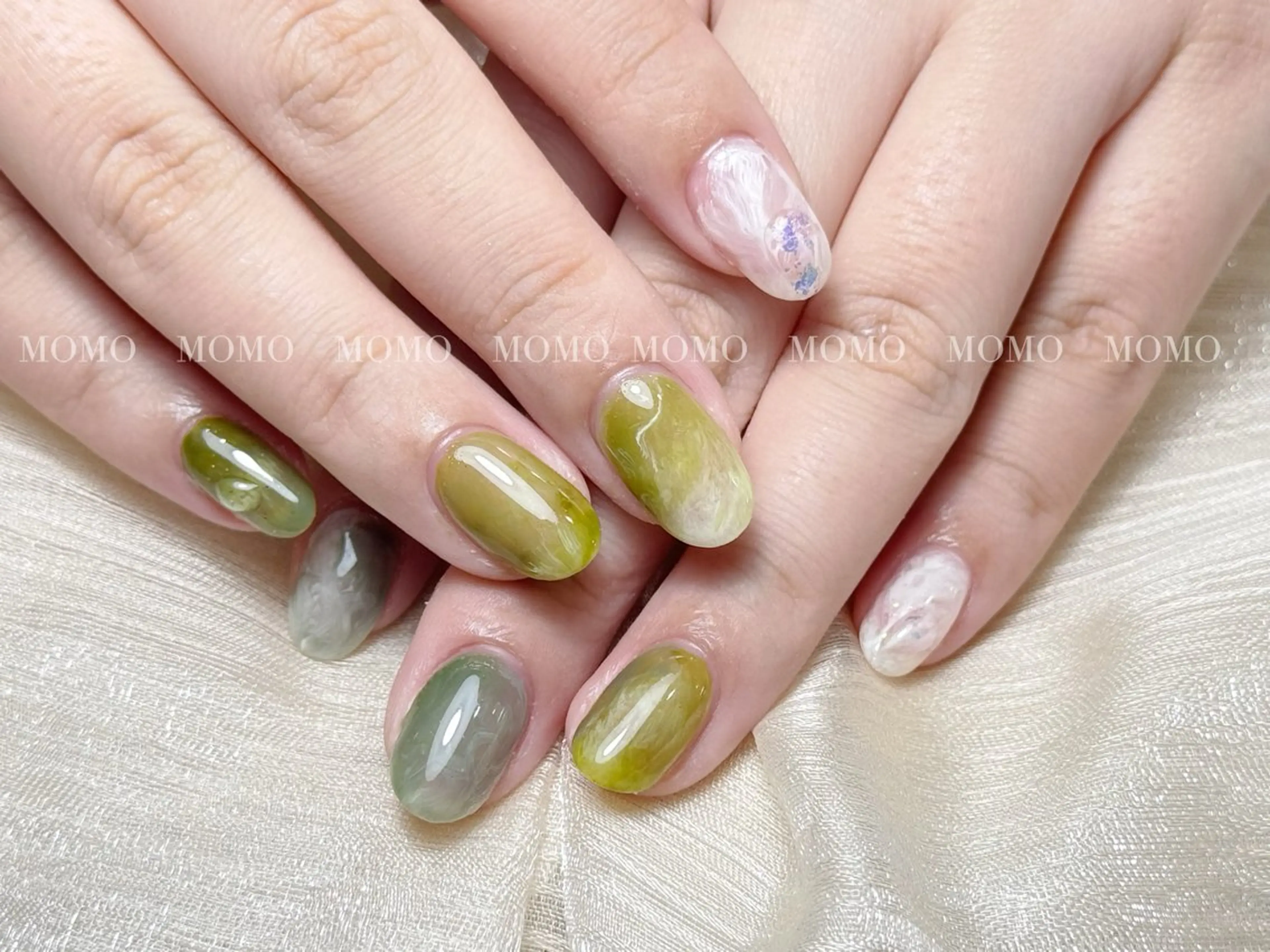 ネイル ニュアンスネイル ハンドネイル MOMO nail所属・NIITSU 川崎のネイルデザイン