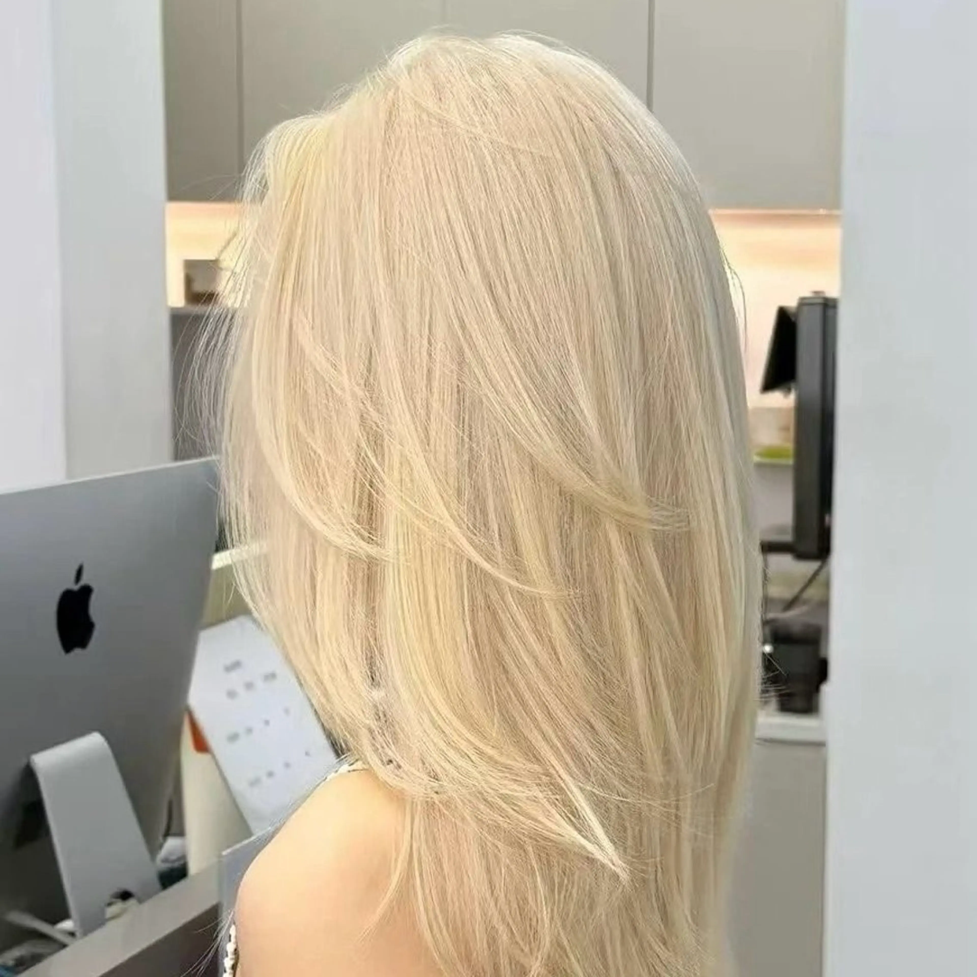 ブリーチリタッチ × オンカラー (ボブ​〜​ロングの方のみ)の写真