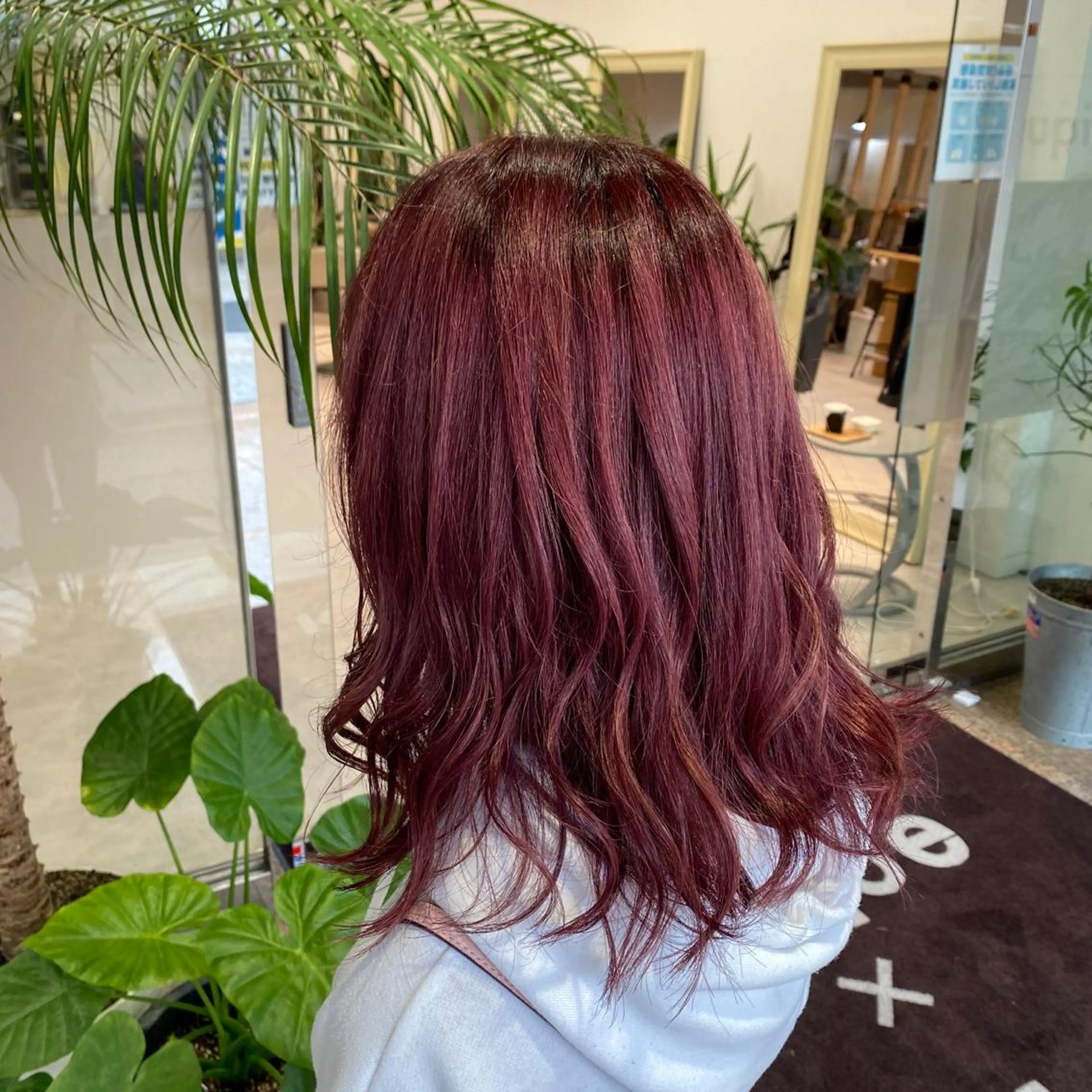 ミディアム THE ESCALA 町田所属・町田縮毛矯正/ 髪質改善/美髪特化のヘアスタイル