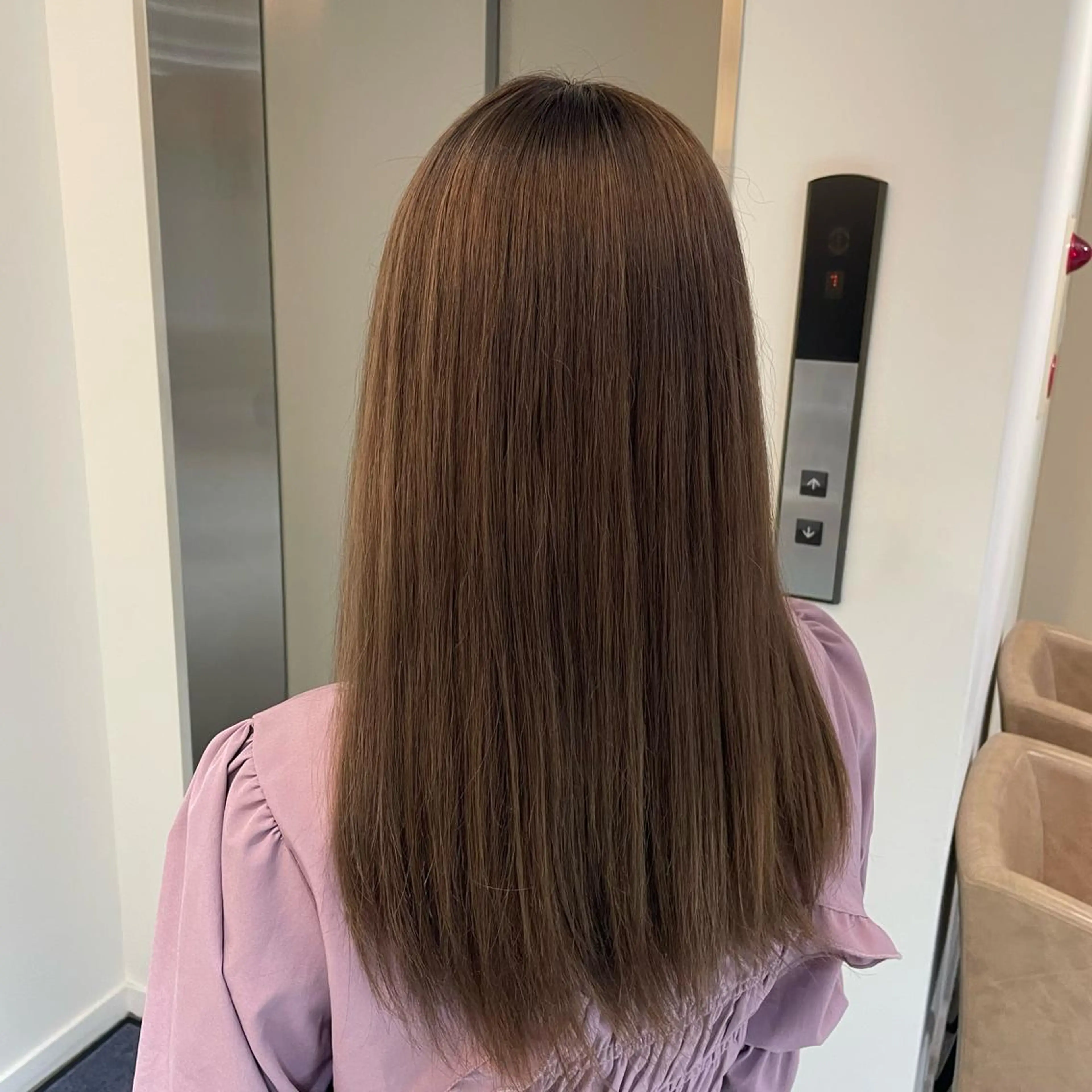 セミロング ヘアカラー トリートメント 亀山 由里菜のヘアスタイル