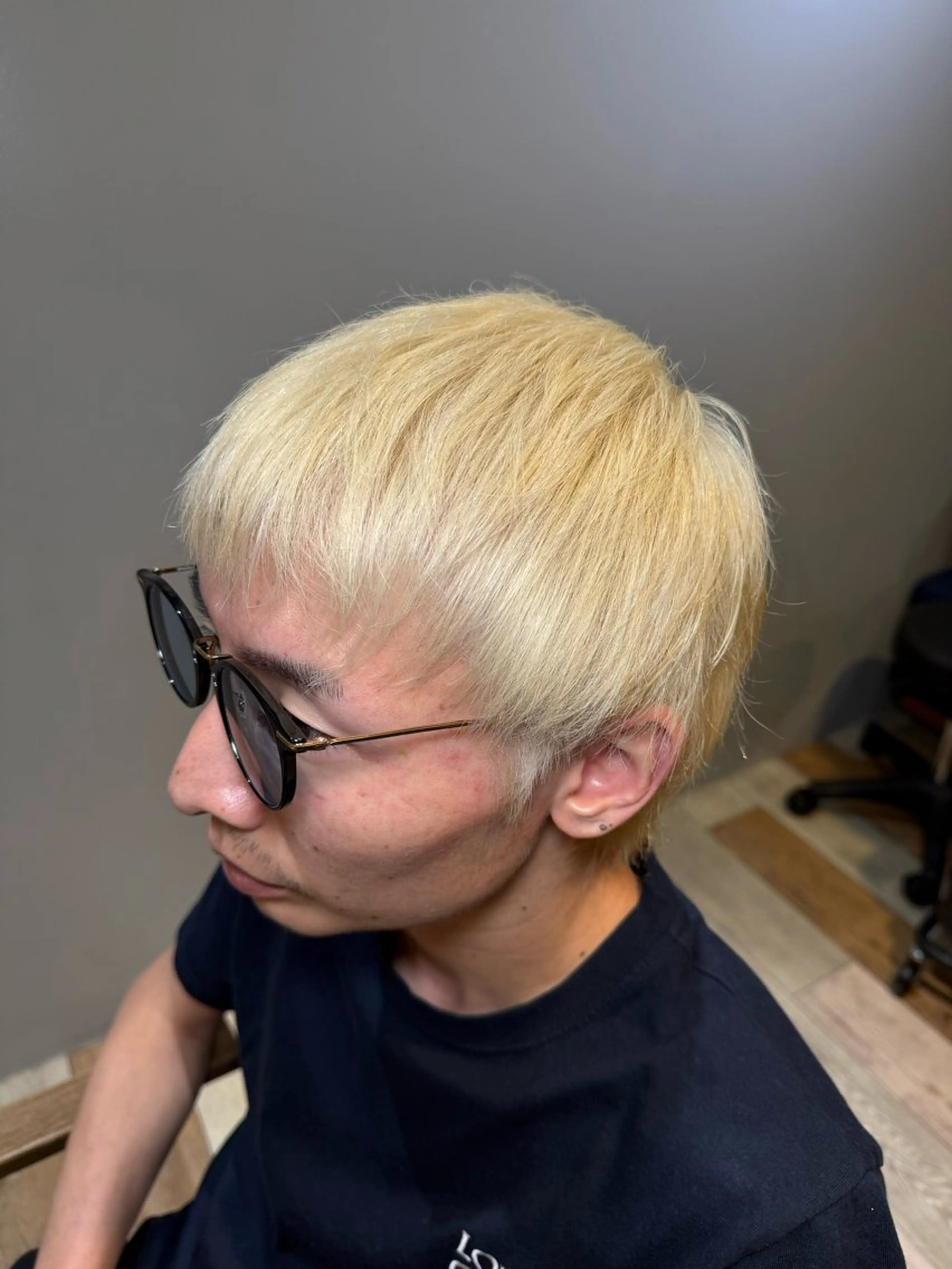 ショート カラー メンズ メンズブリーチ メンズハイトーン スパイキーショート ブリーチ ブロンド カット ヘアカラー メンズカット/パーマ 艶カラーTAIGA︎のヘアスタイル
