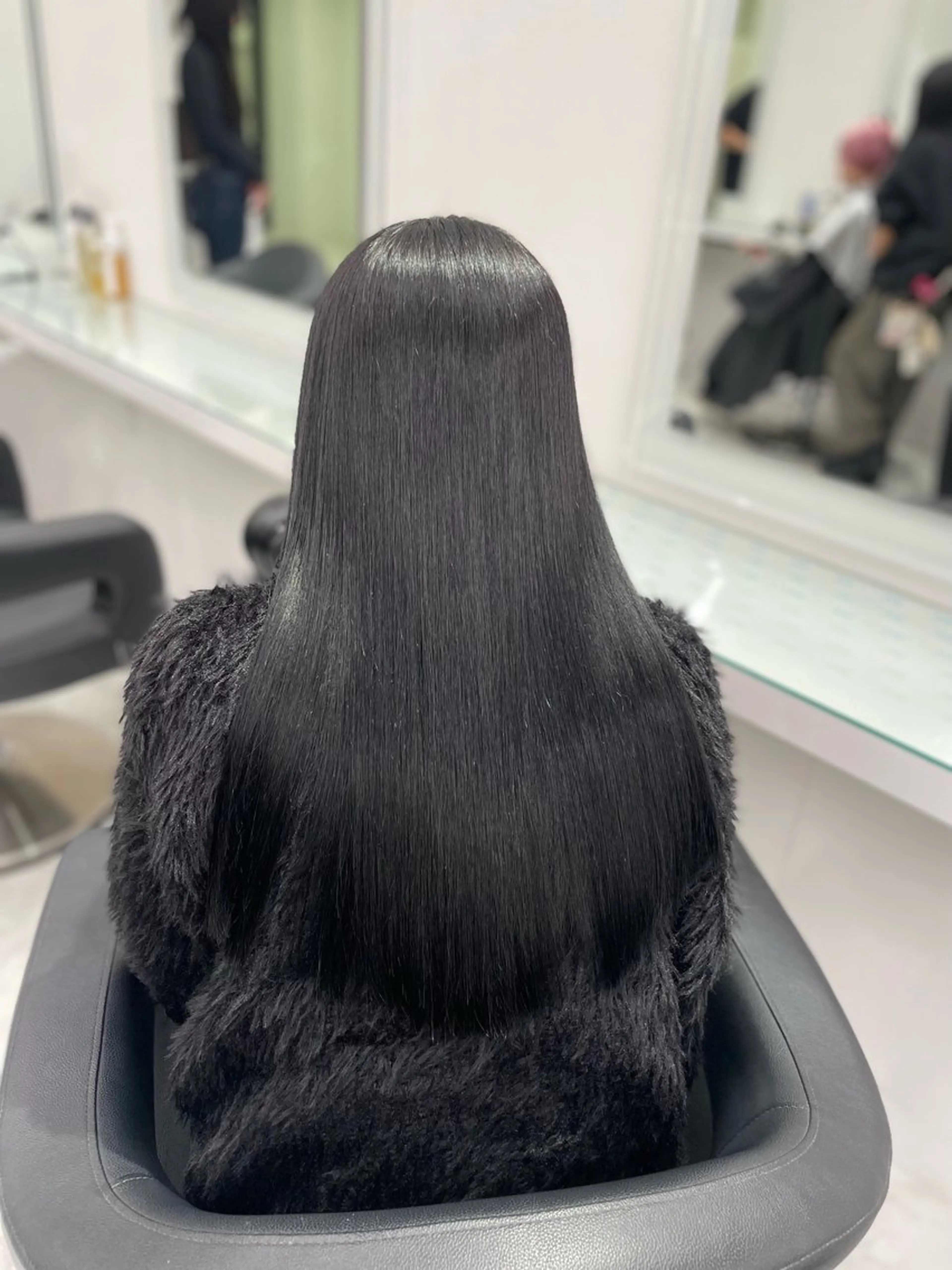 セミロング ヘアカラー トリートメント ヘッドスパ ヘアセット 大人っぽ透明感暗髪 🤍shio🤍のヘアスタイル