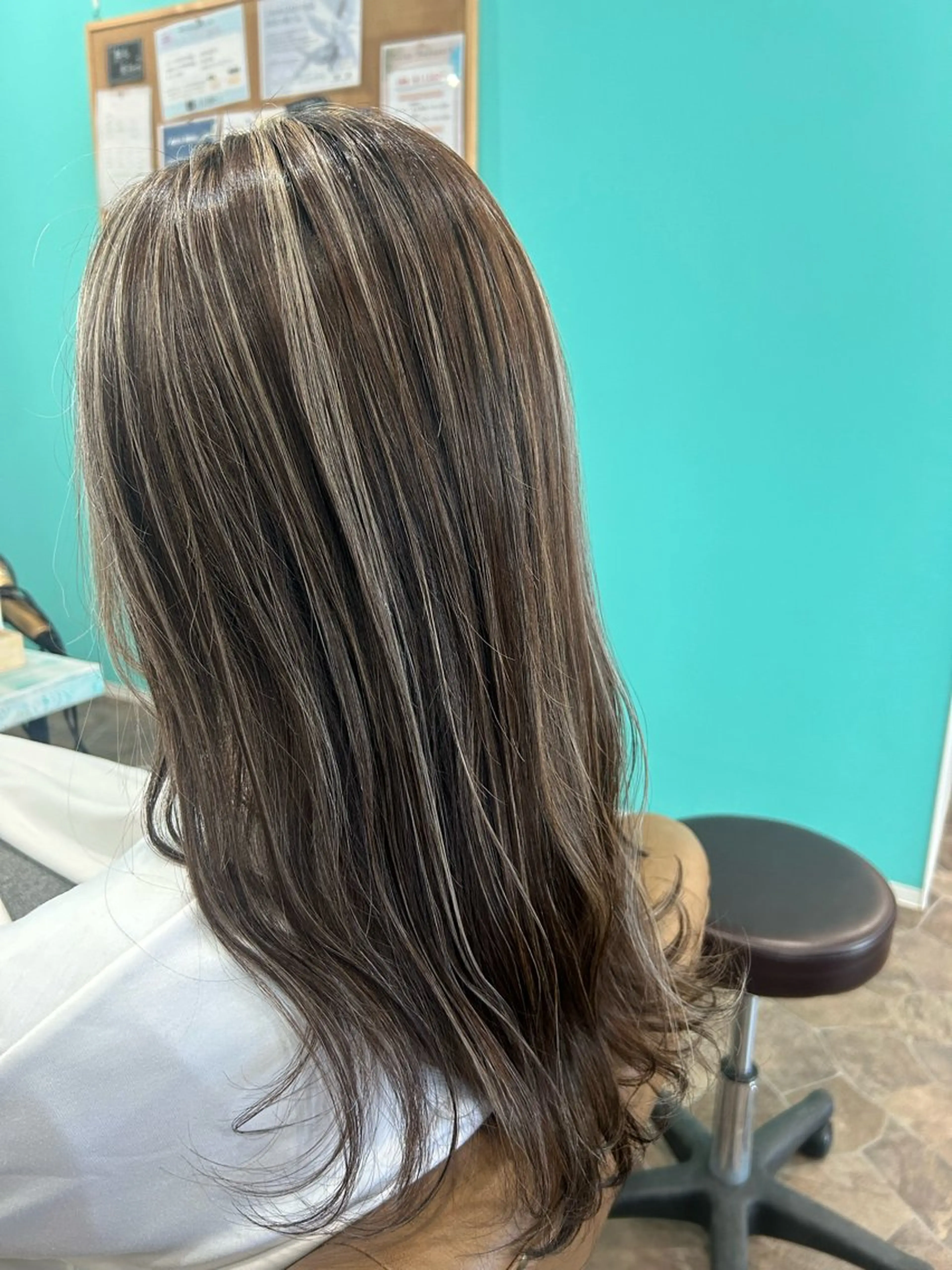 ロング ハイライト きらく あやののヘアスタイル