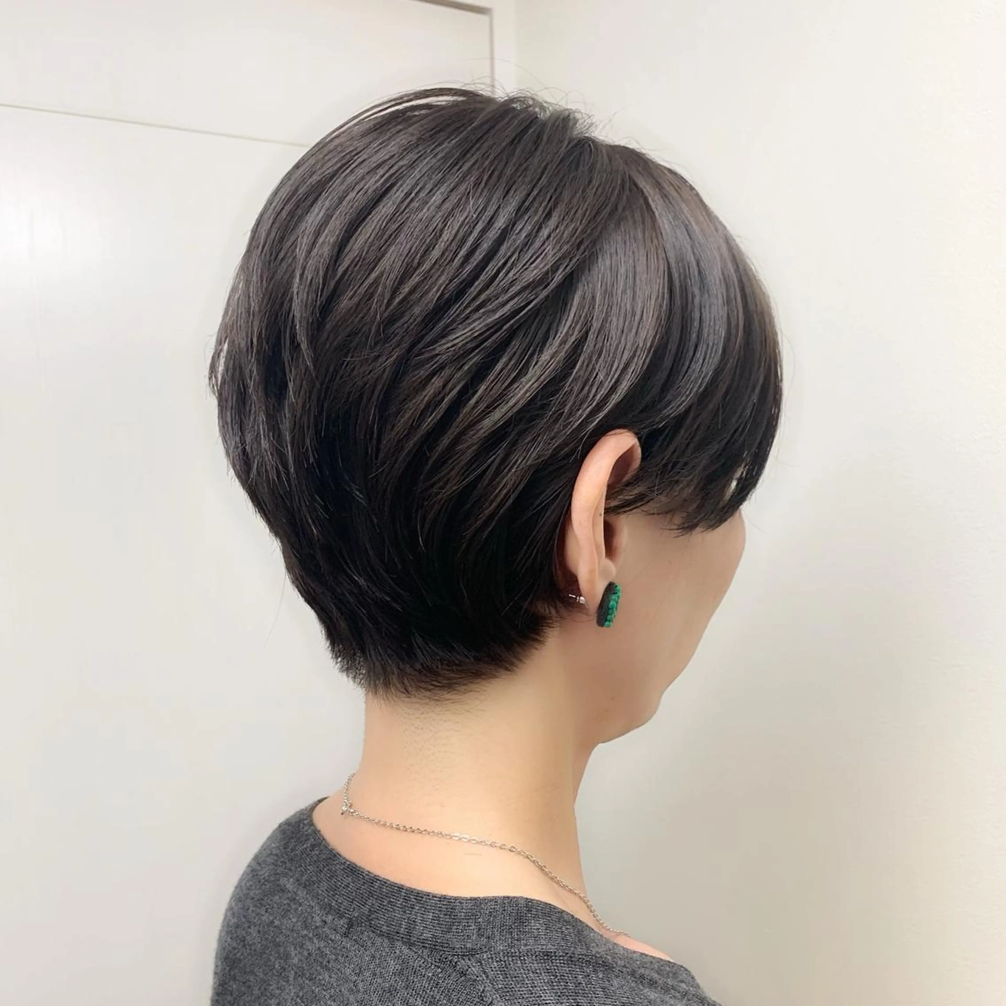 ショート カラー グレージュ ショートヘア トップスタイリスト 藤原 純のヘアスタイル