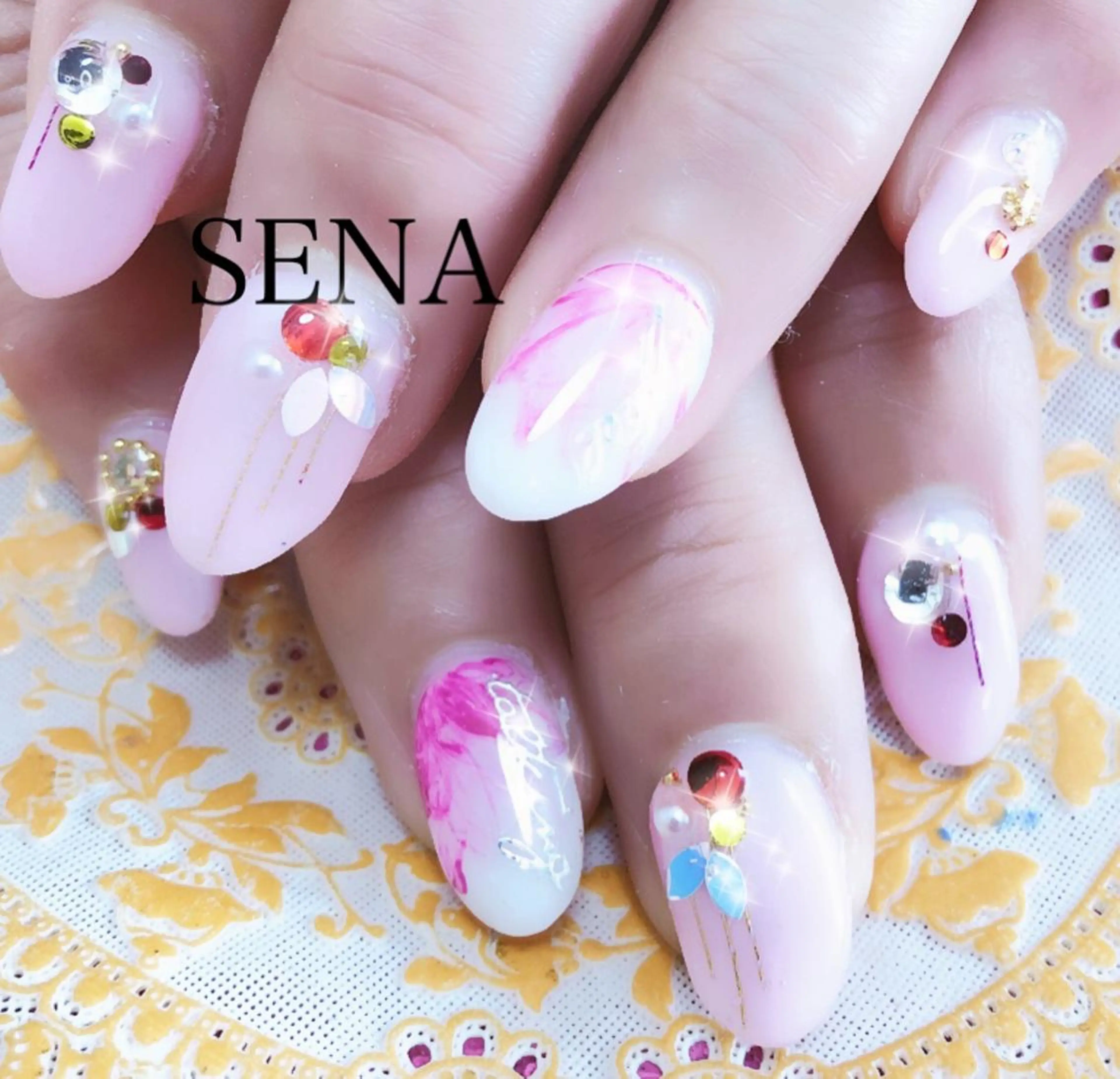 ミディアム ネイル Sunny&RoyGBiv所属・hiranaka mayuのネイルデザイン