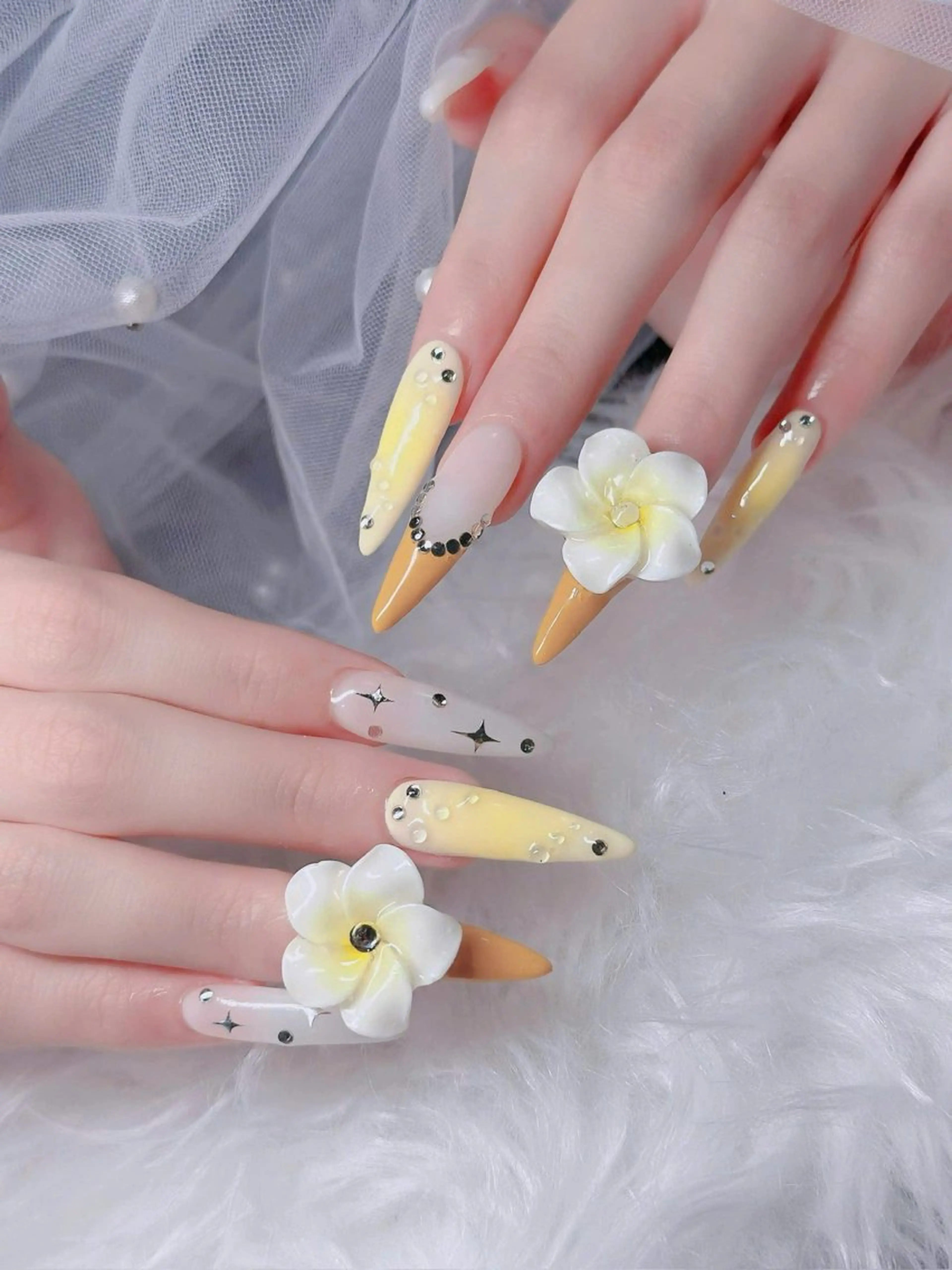 ネイル オーロラネイル フレンチネイル ジェルネイル ハロウィン 韓国ネイル ハンドネイル H.baby Nail Salonのネイルデザイン