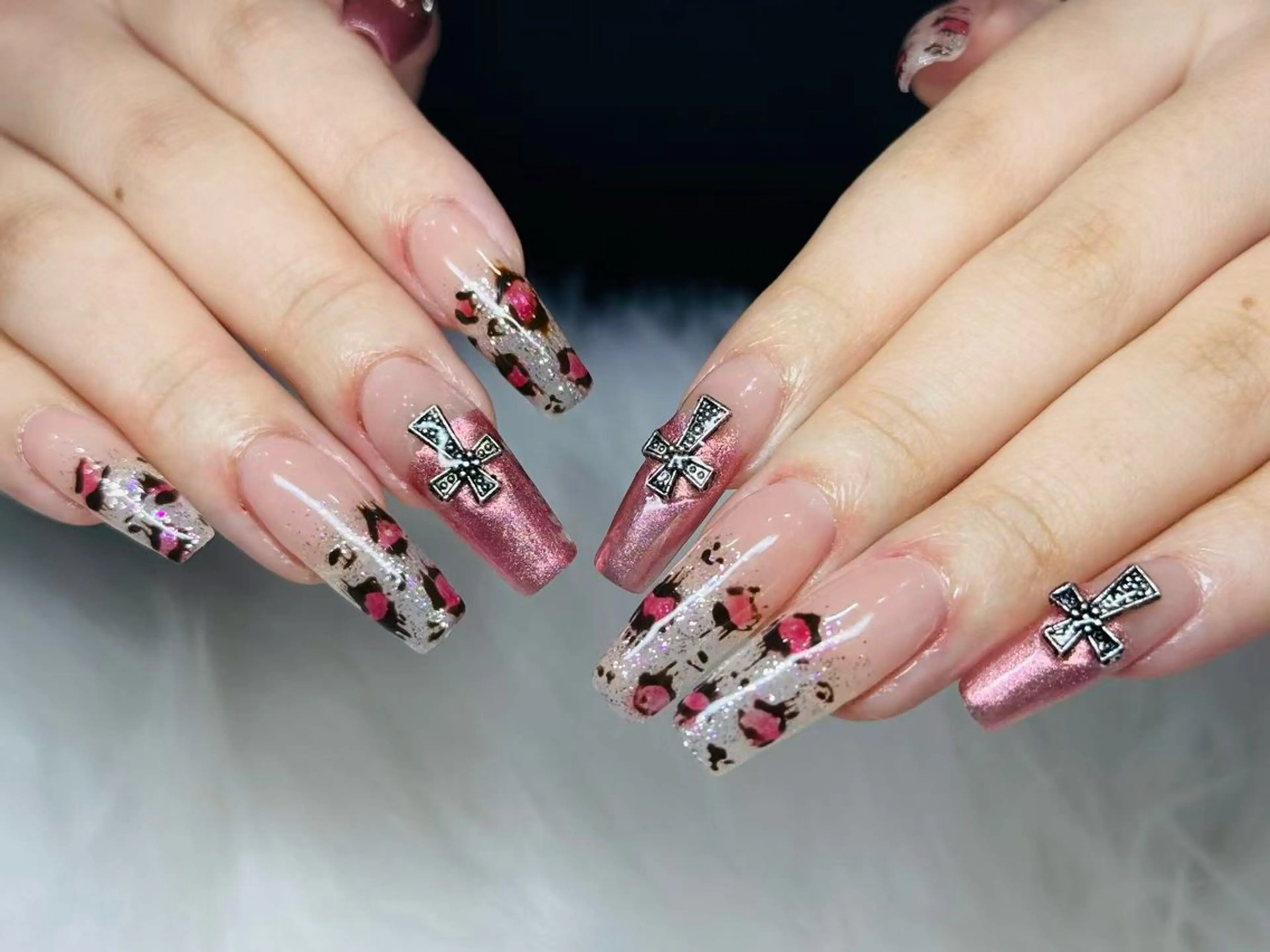 ネイル H’ami nailsalon 新大久保店所属・リサ 長さだし✨のネイルデザイン