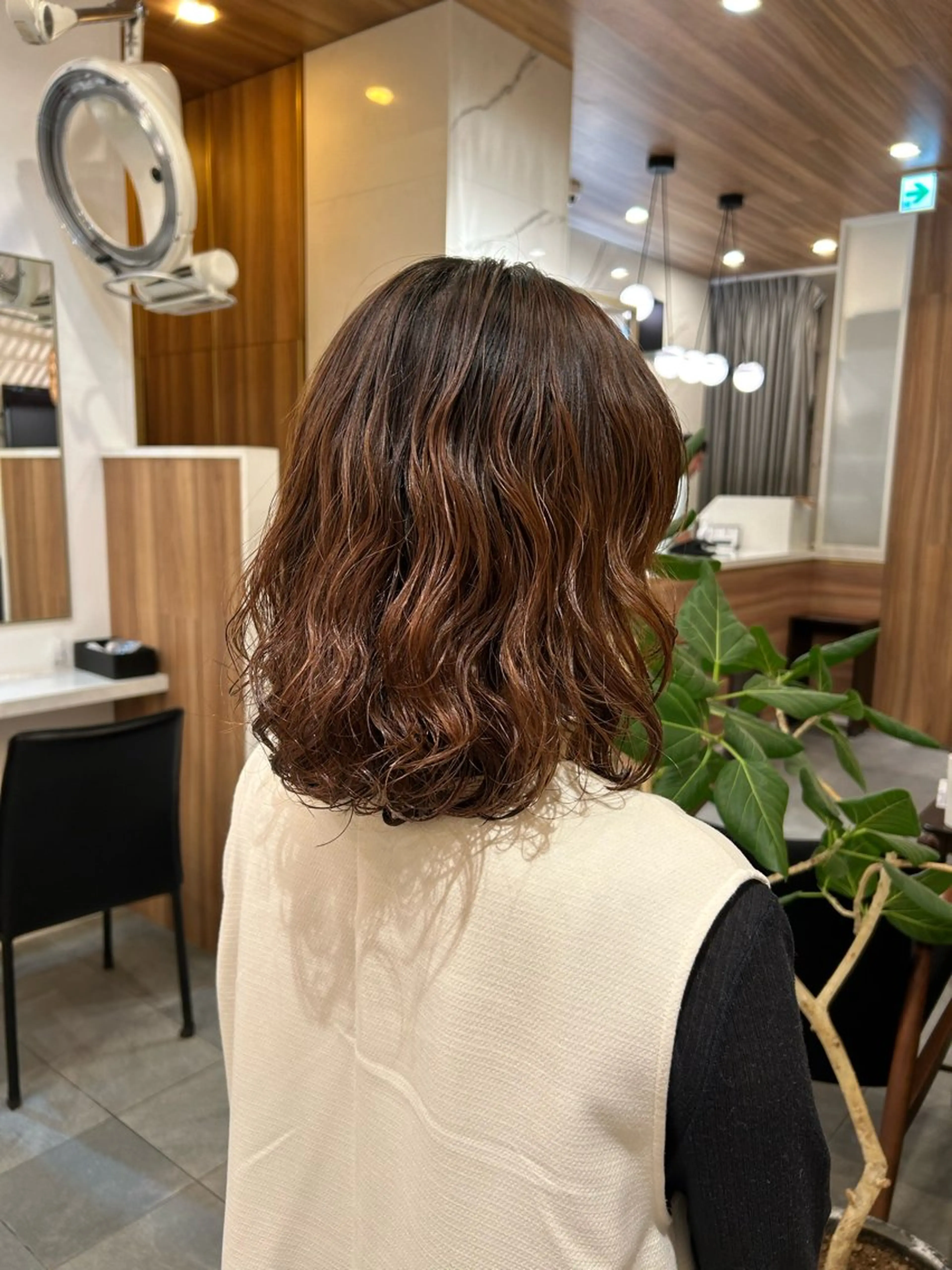 ミディアム パーマ BEAUTRIUM 穂乃香のヘアスタイル
