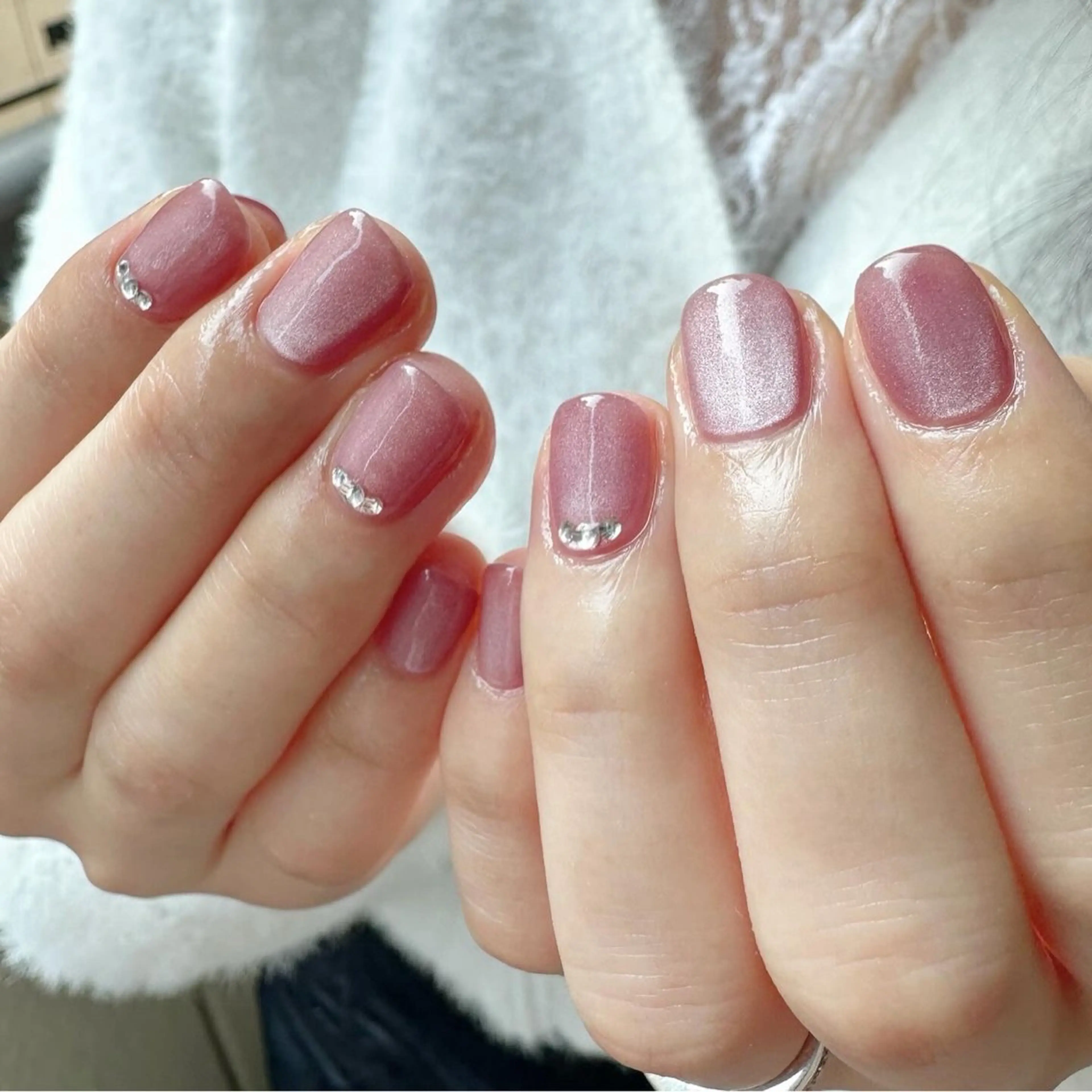 ネイル 氷ネイル・うるうるネイル マグネットネイル ピンク ショートネイル シンプルネイル 🪞KAPE NAIL 🪞のネイルデザイン