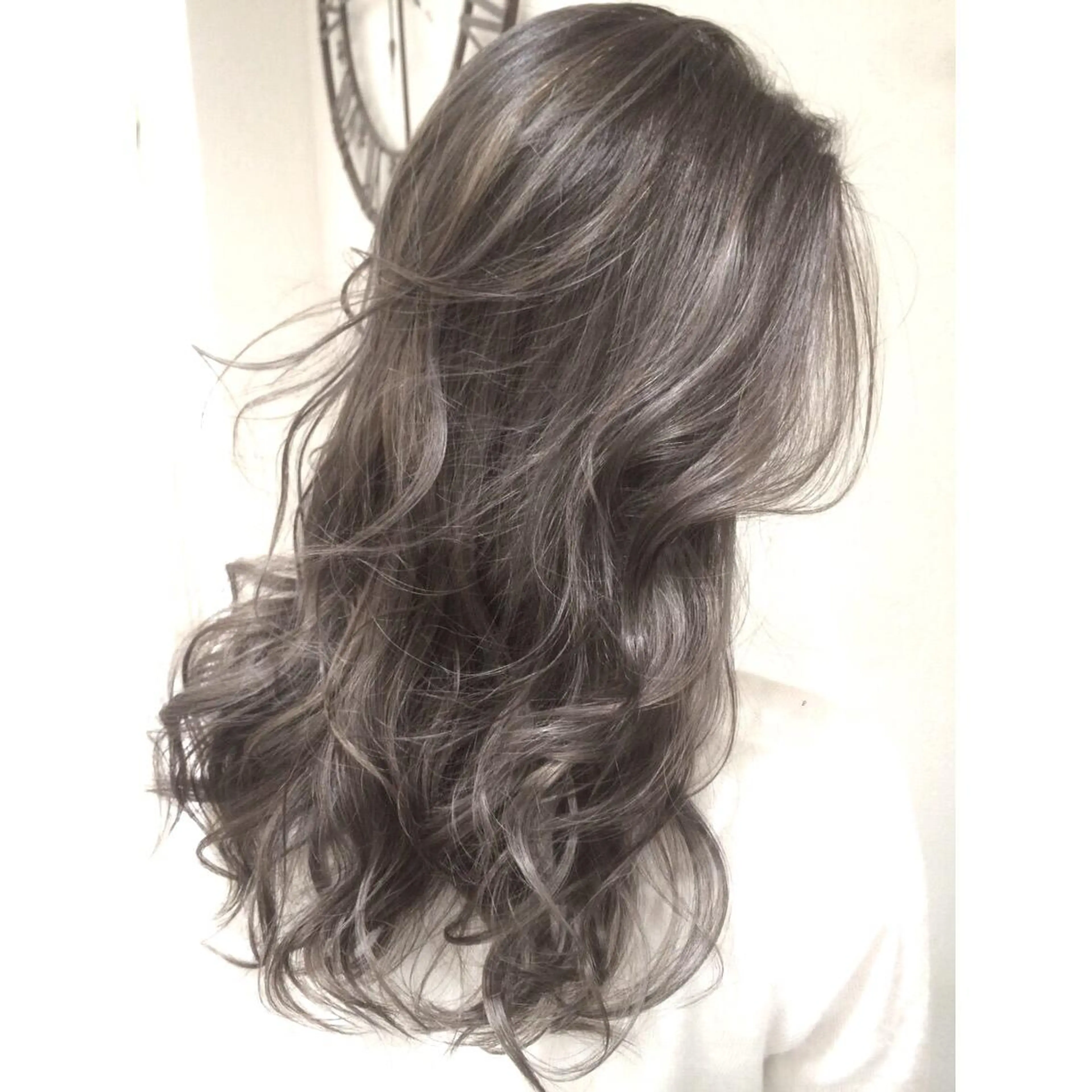 ロング カラー ハイライトカラー 3Dハイライト ハイライト ヘアカラー トリートメント 井上 一平のヘアスタイル